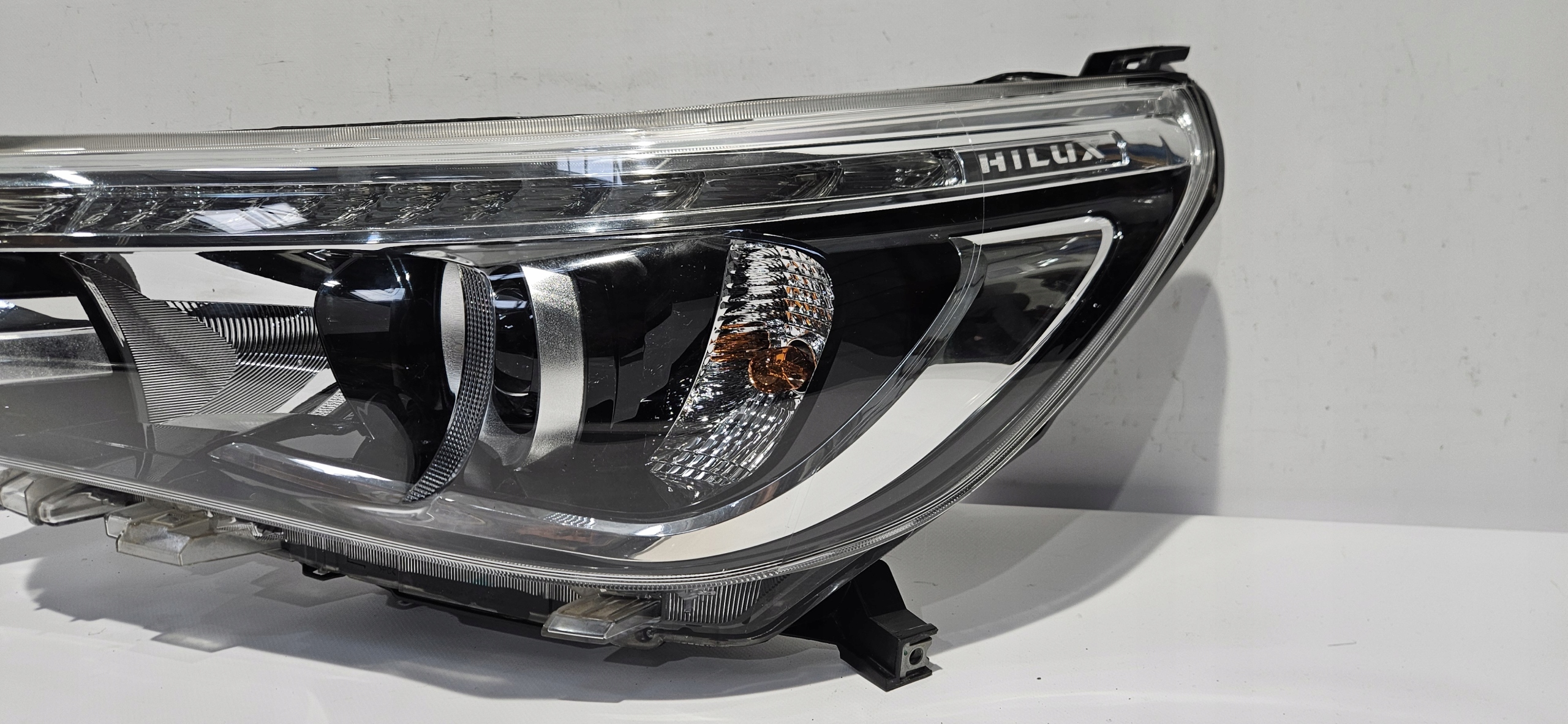 light left front LED lens TOYOTA HILUX VIII 15-20 original
