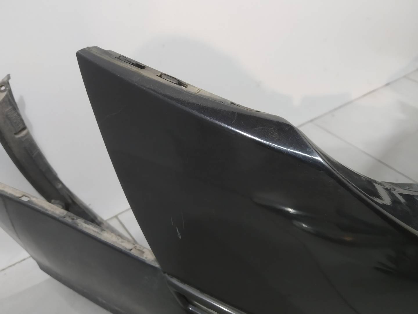 nárazník předek cerný VW Volkswagen Passat VI (2005-2010) B6