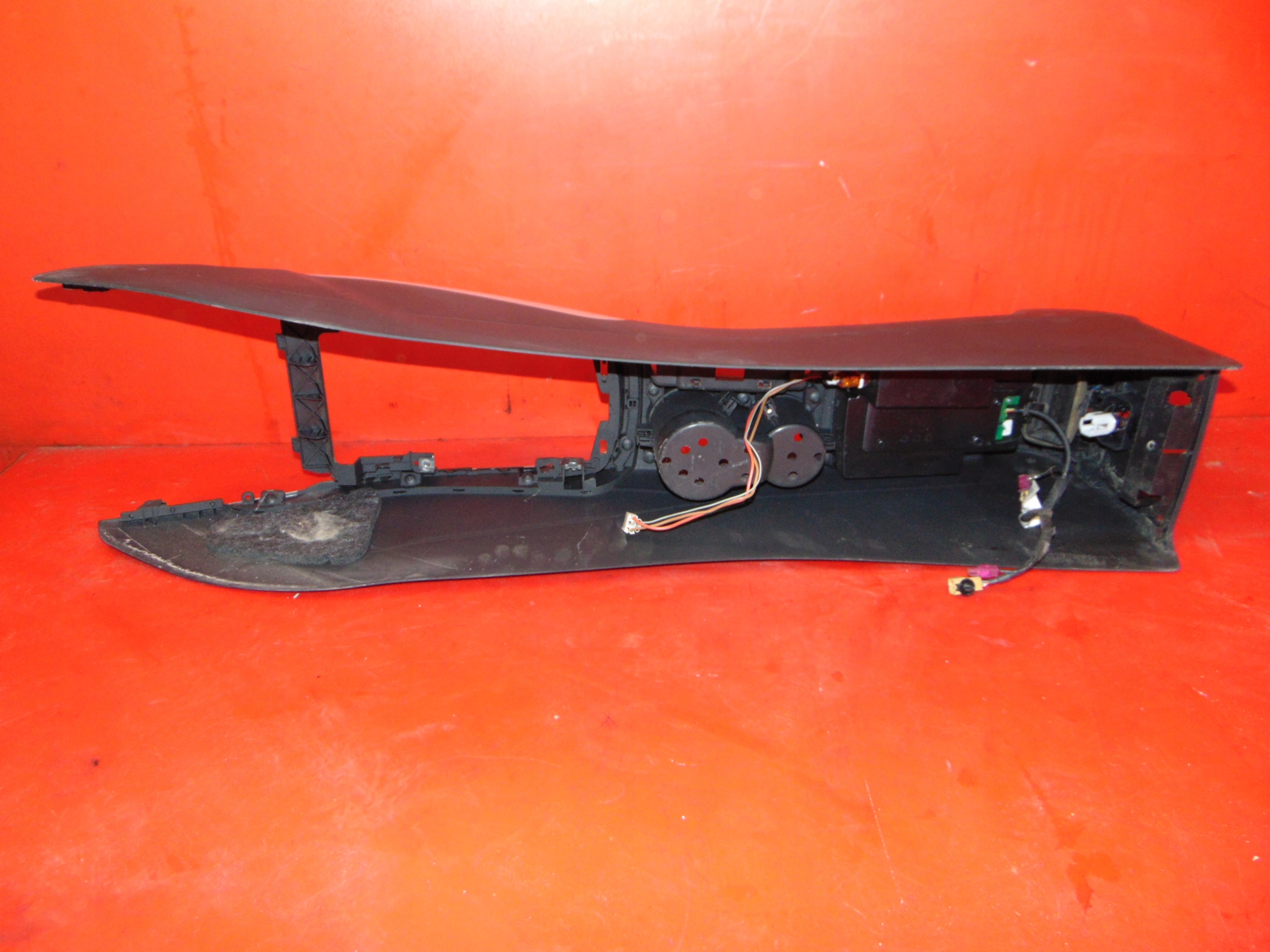 Audi A5 8F 8T 07- кабриолет тунель середина европа