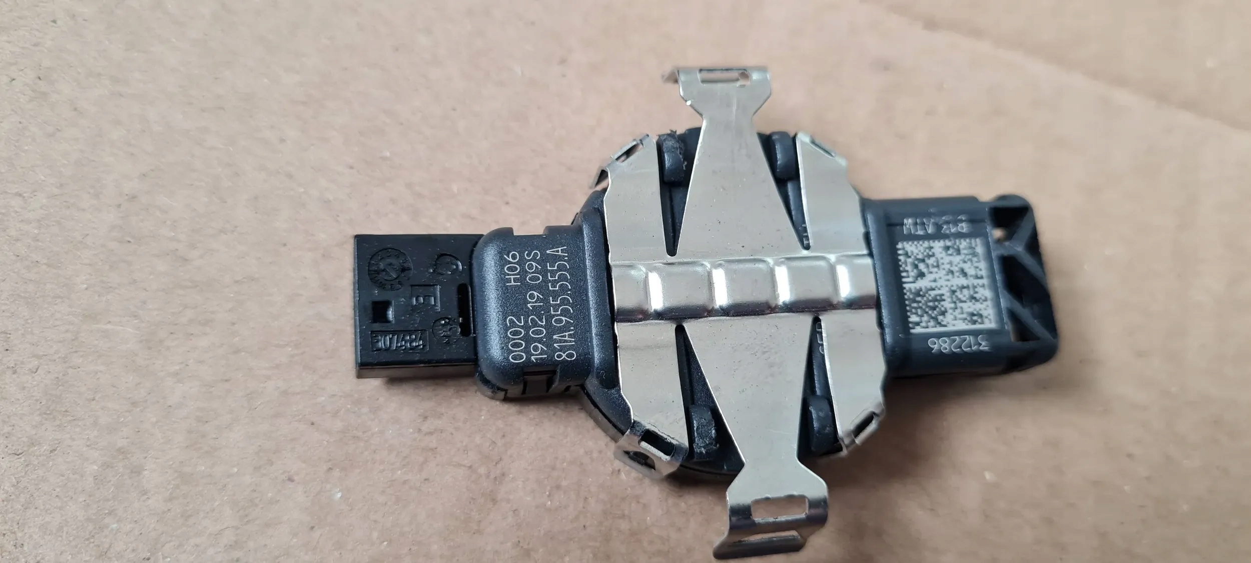 A4 B9 8W Sensor SENSOR Regen 81A955555A A5 8W Q5 Q7