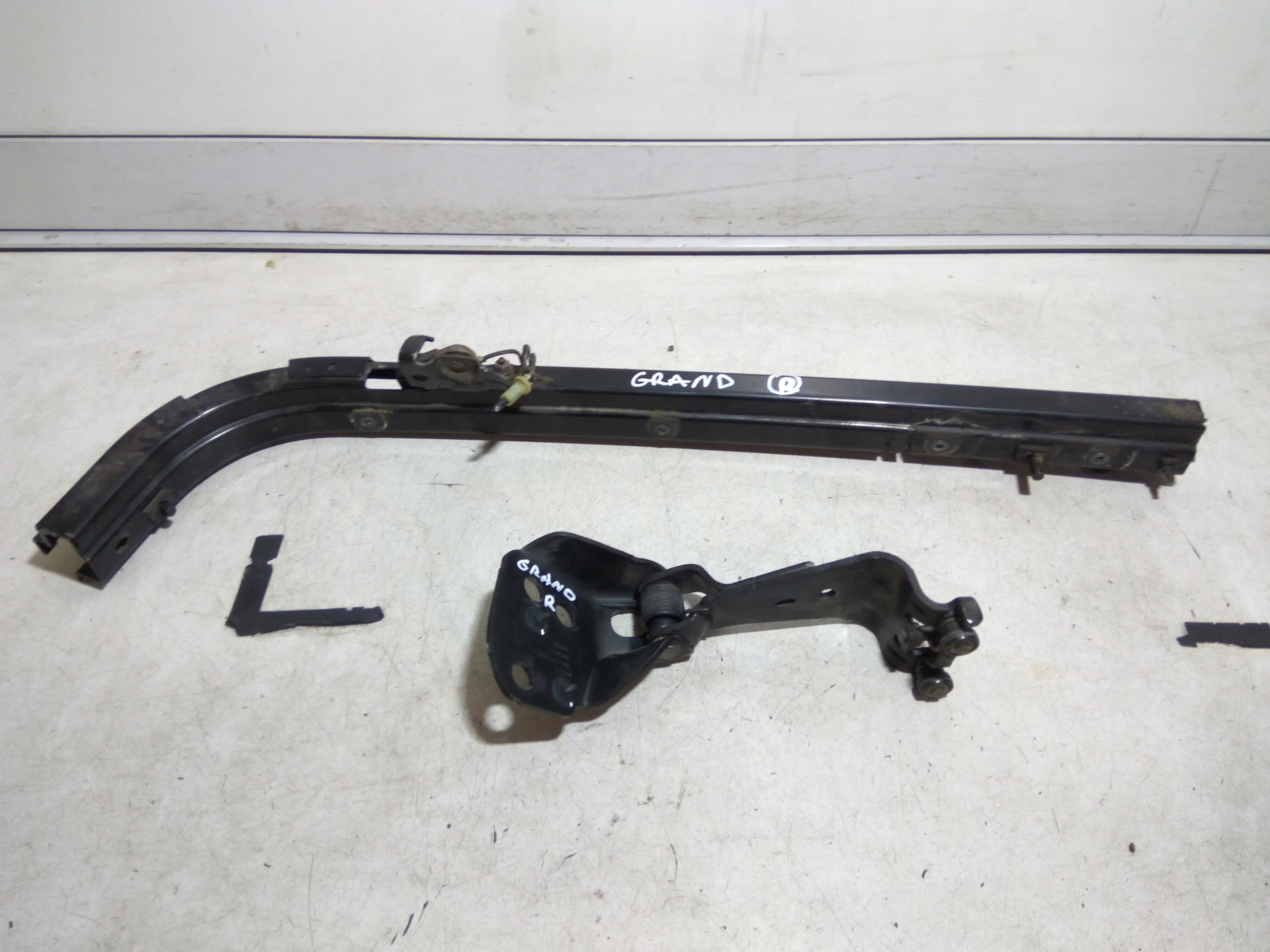 FORD C MAX GRAND SZYNA PROWADNICA DRZWI PRAWA