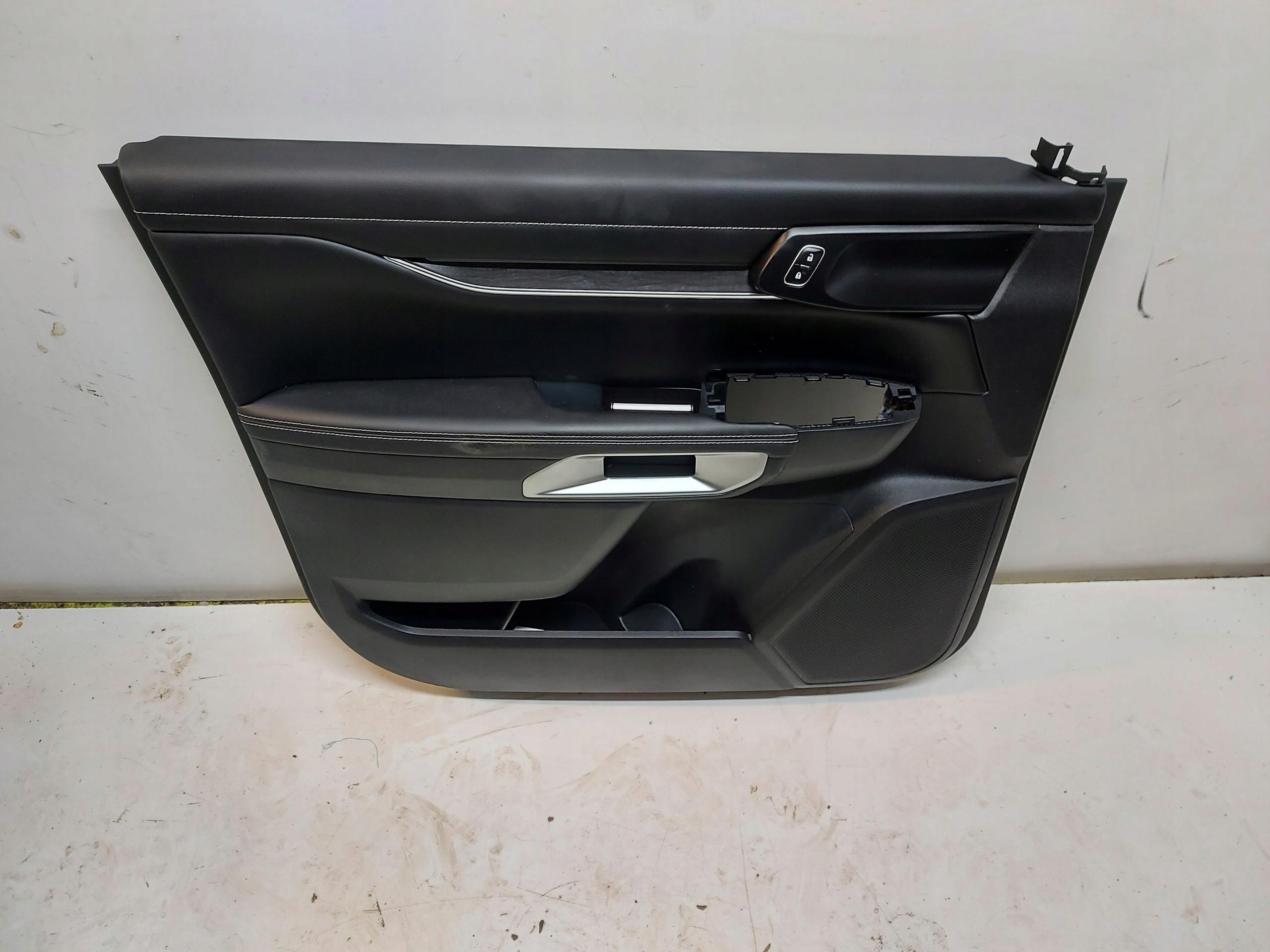 Ford Ranger VI 6 2024r upholstery side door left front PLATINIUM