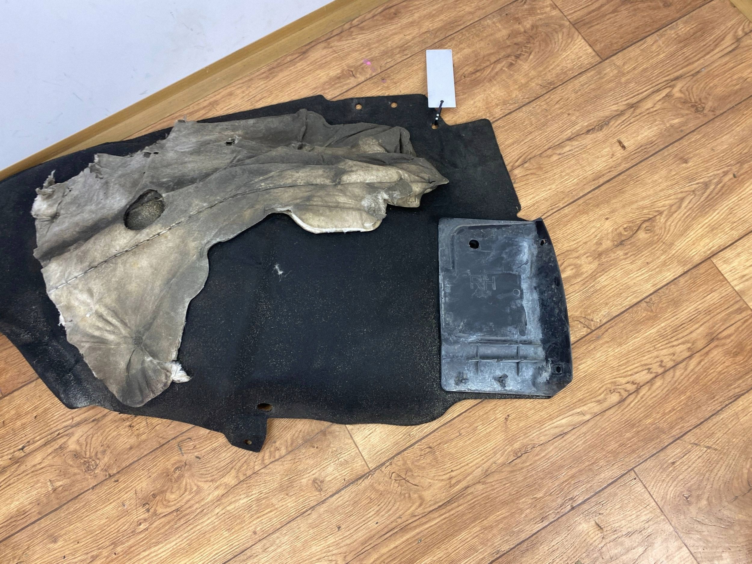 mudguard front right Ford Edge II 2019+