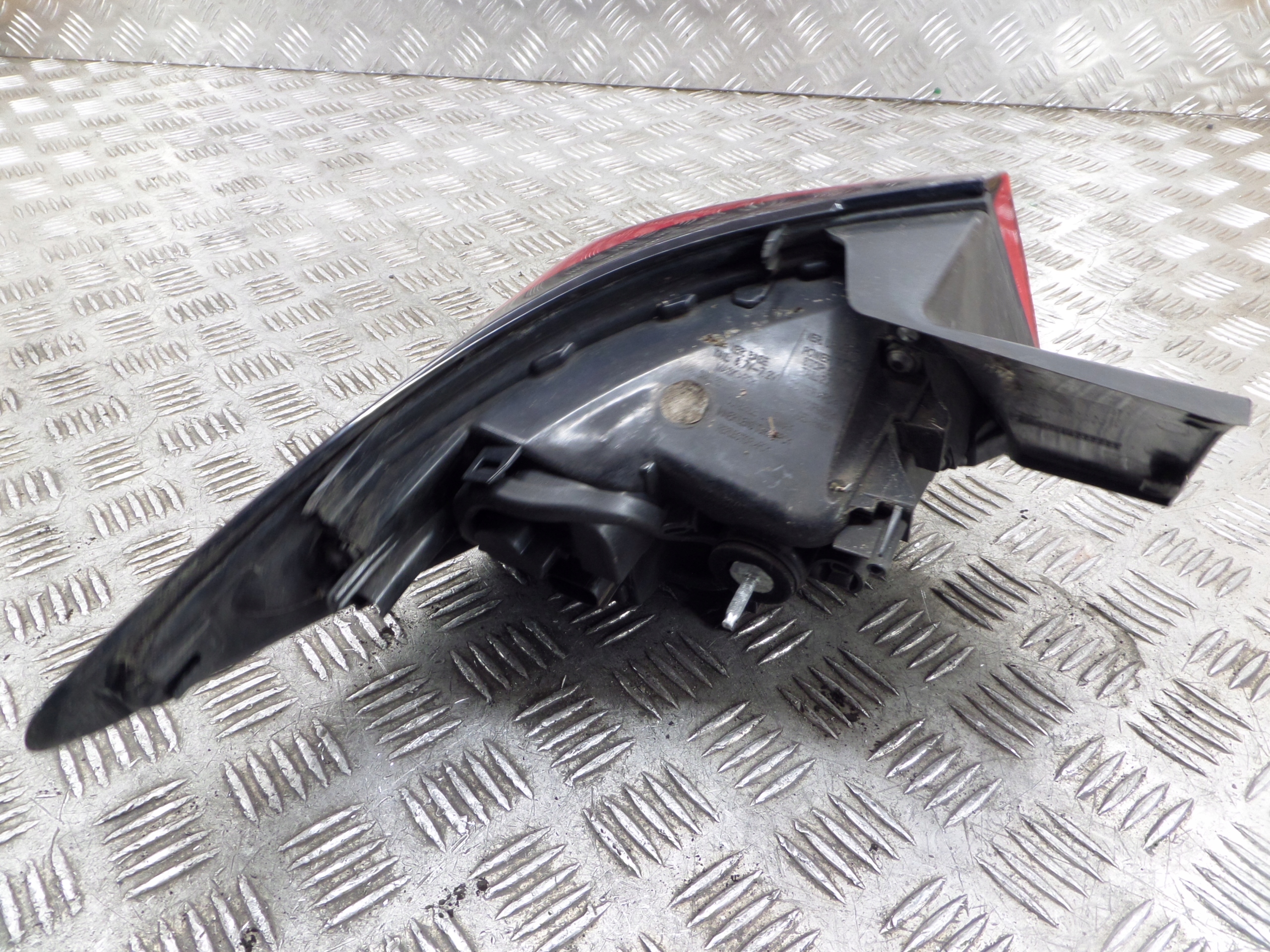 OPEL ASTRA K V HB light rear right LED 39015944