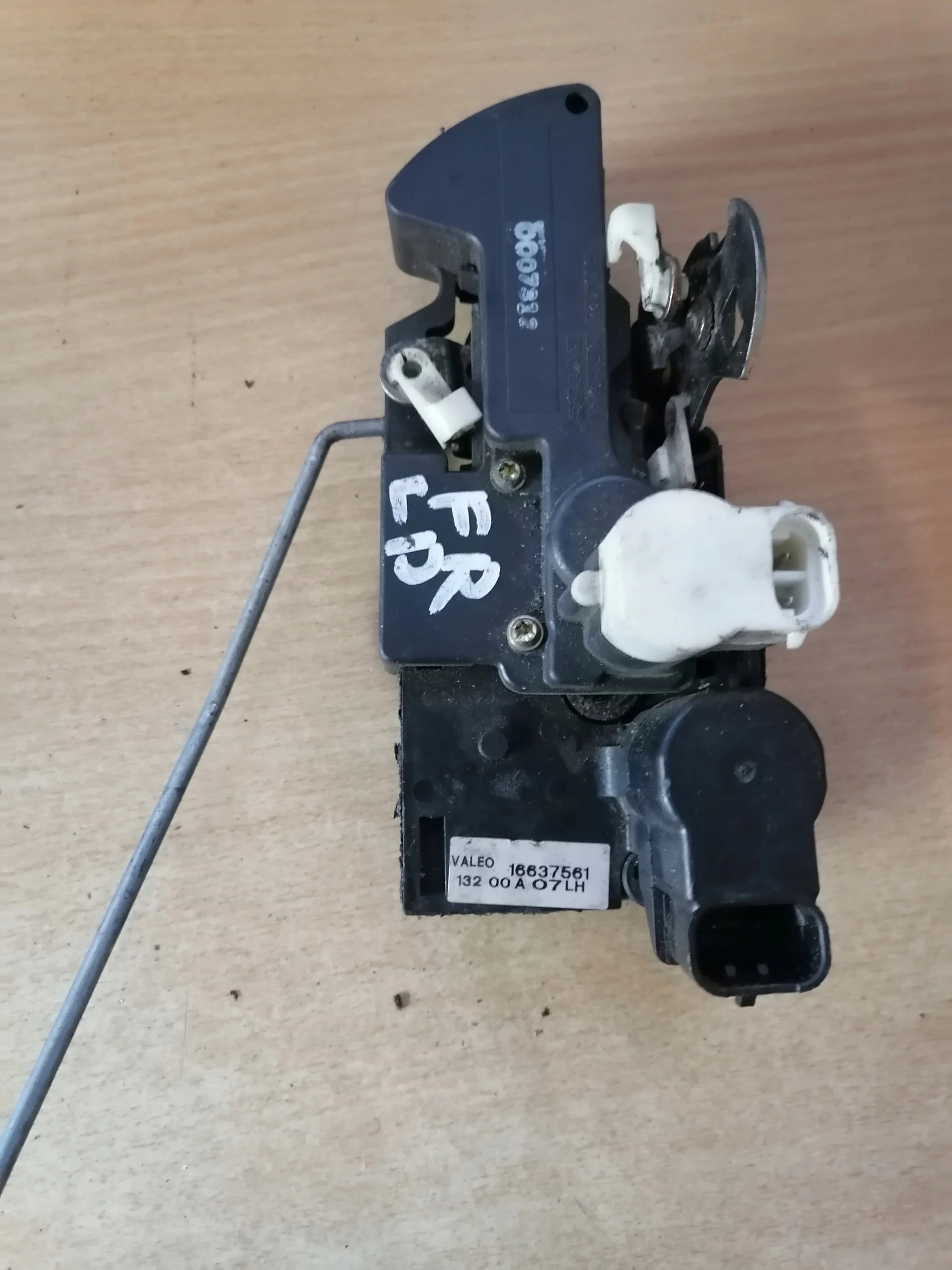 16637561 lock door left front OPEL