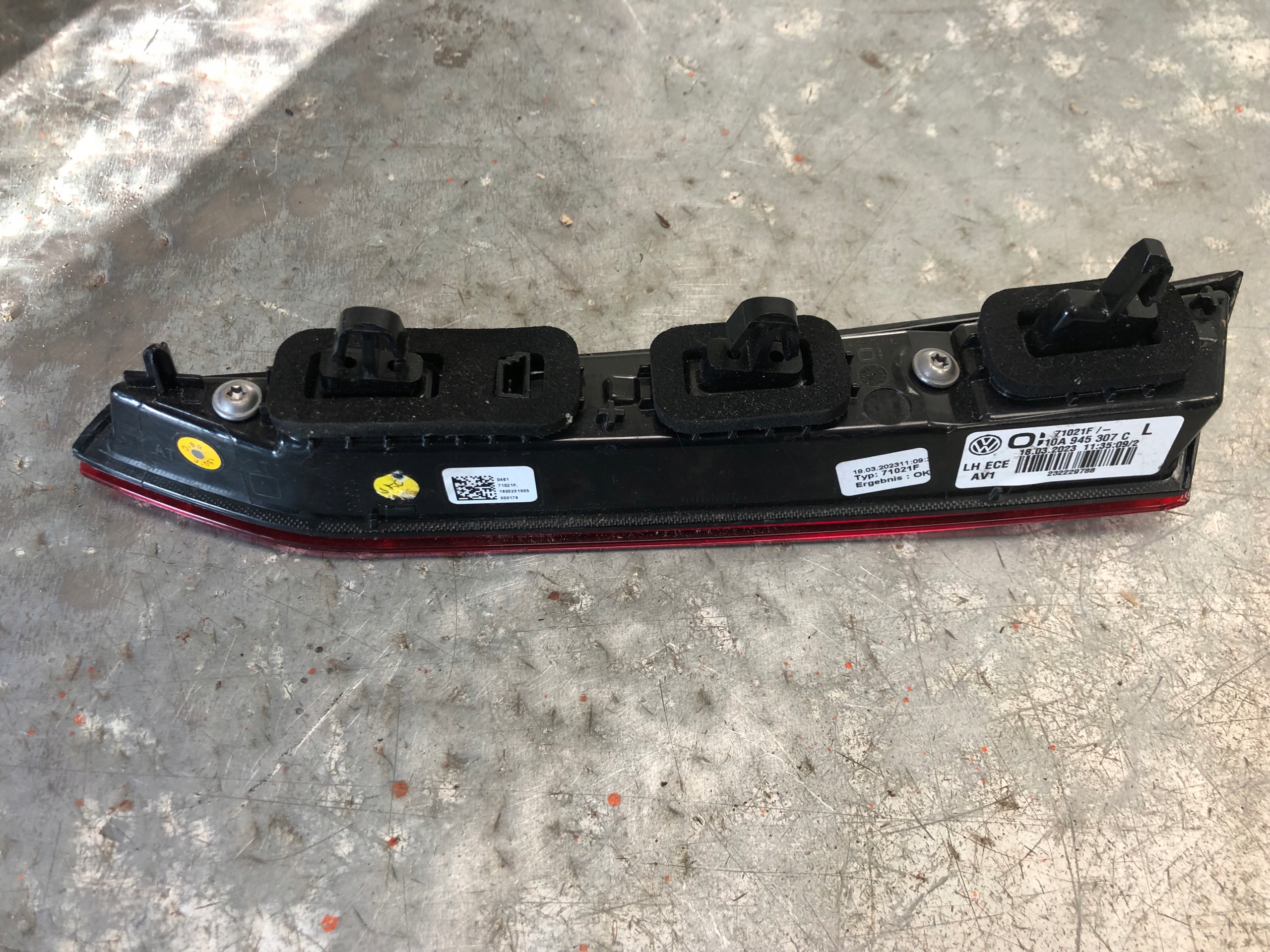 light left rear part to the bonnet VW ID3 ID.3 10A945307C