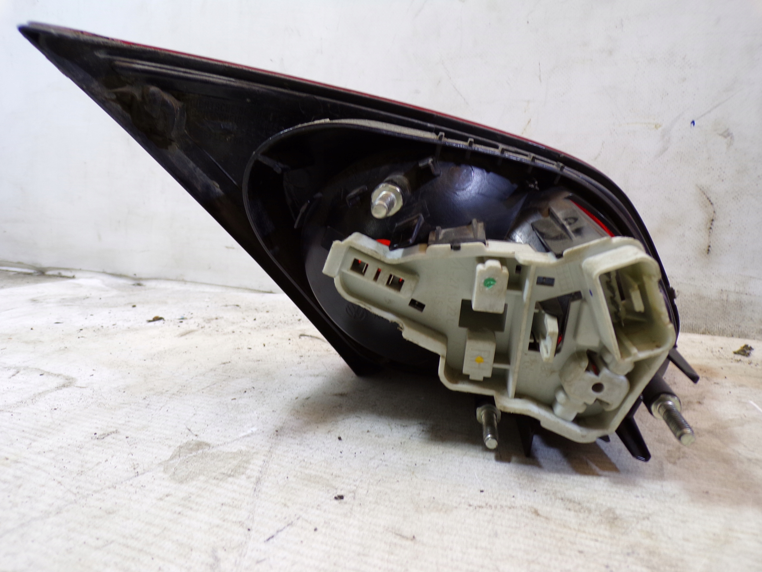 lights rear. rear part left right to the bonnet VOLKSWAGEN PASSAT CC