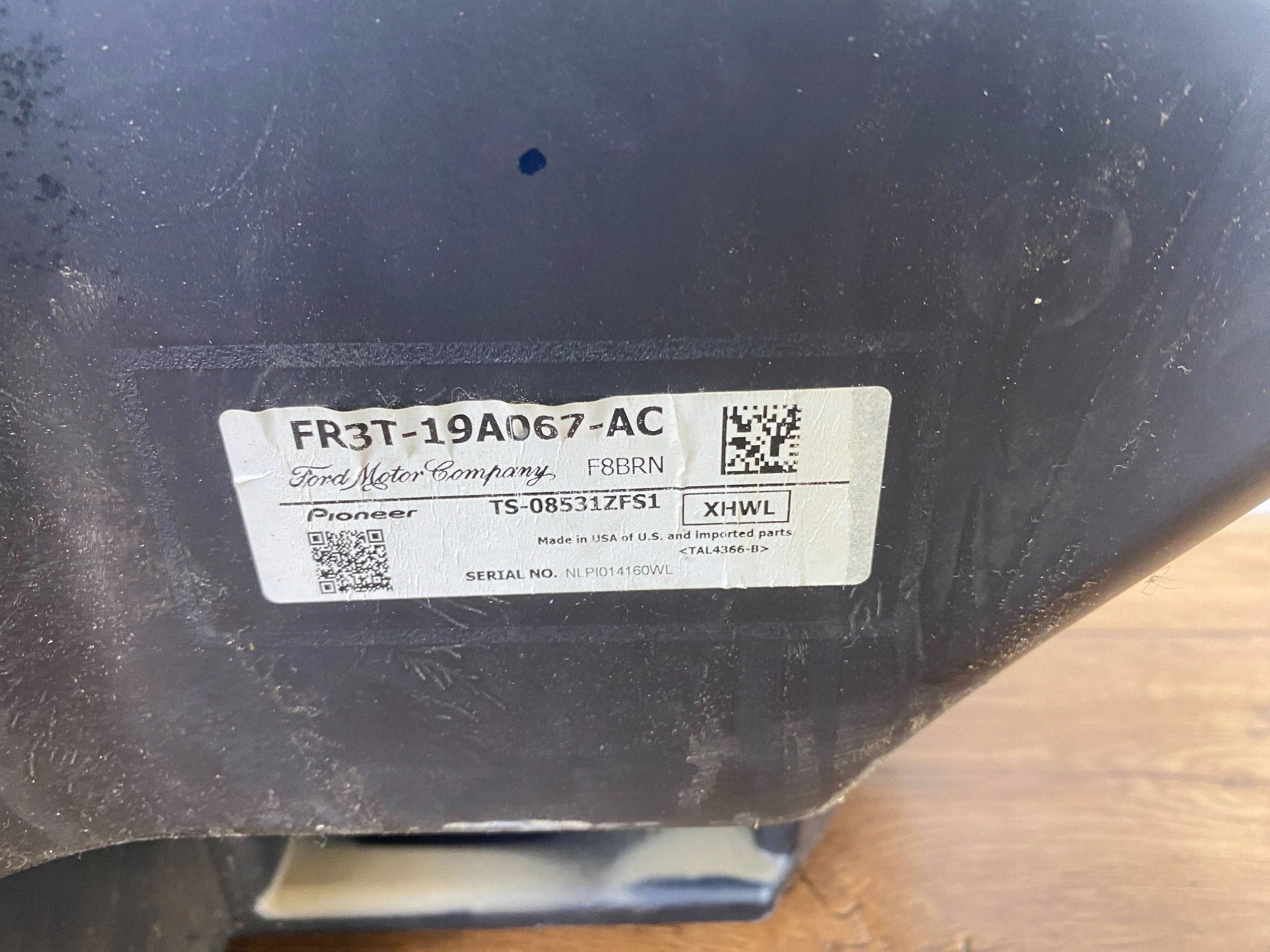 Subwoofer Ford Mustang VI 2015+