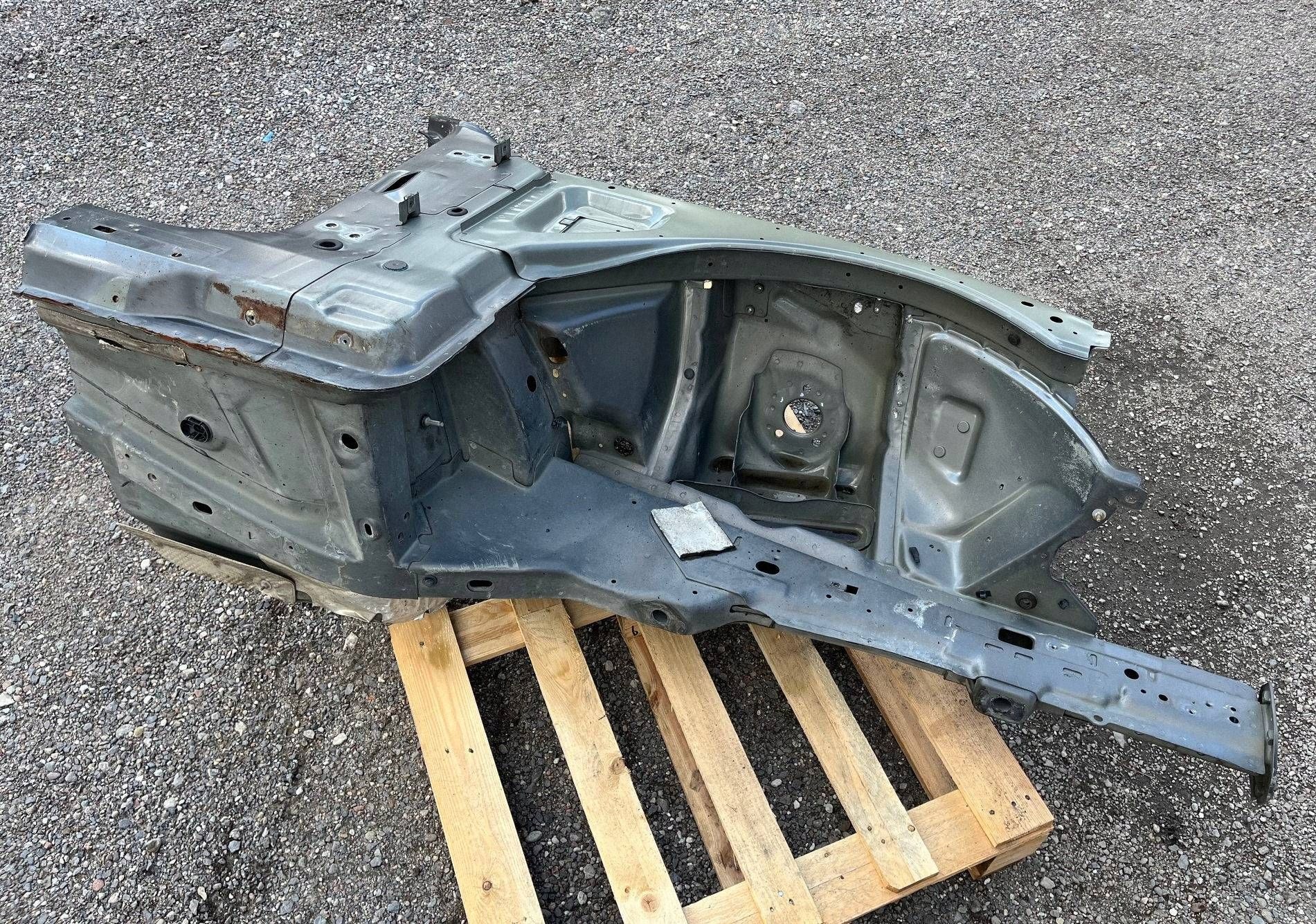 quarter front right quarter faruch Dodge Challenger 2015