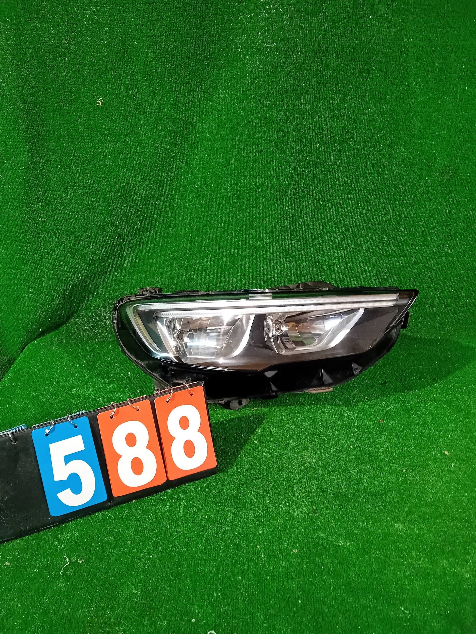 REFLEKTOR right front OPEL INSIGNIA B ZWYKLA LED 17- NR.R588