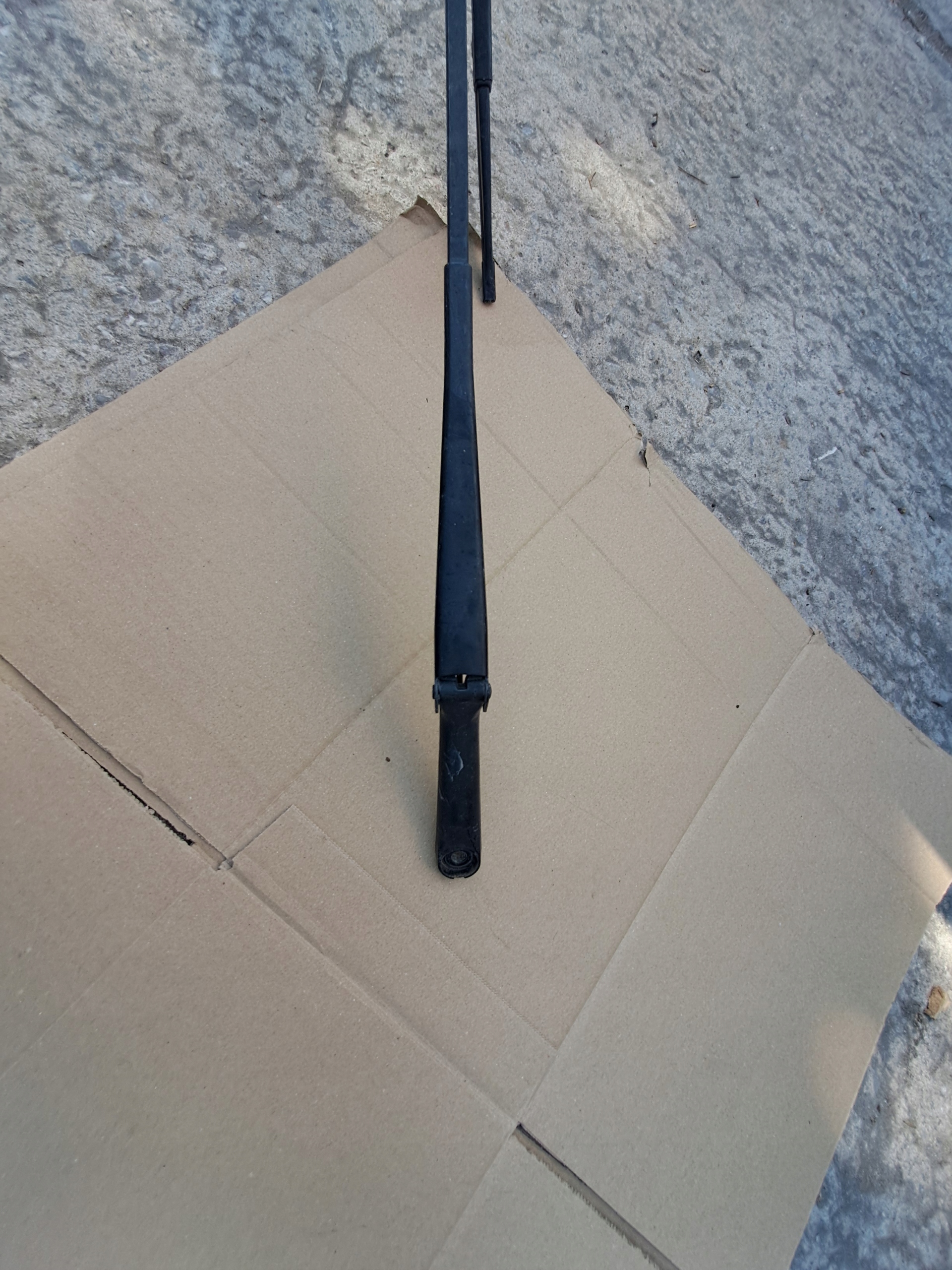 wiper arm right VOLKSWAGEN T4 701955410A