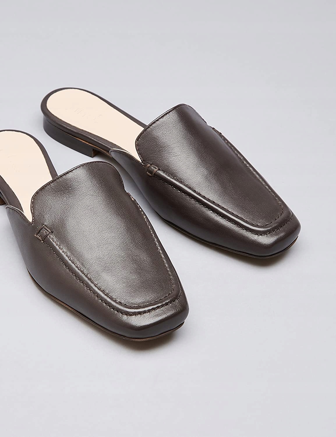 

Find Klapki Skórzane Buty Damskie Brązowe Heel 37