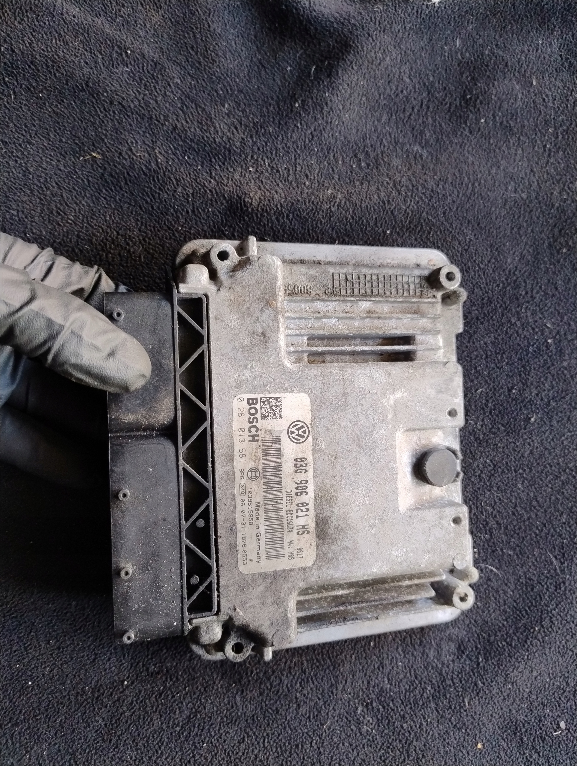Computer VOLKSWAGEN CADDY 2.0TDI 0281013681 03G906021HS
