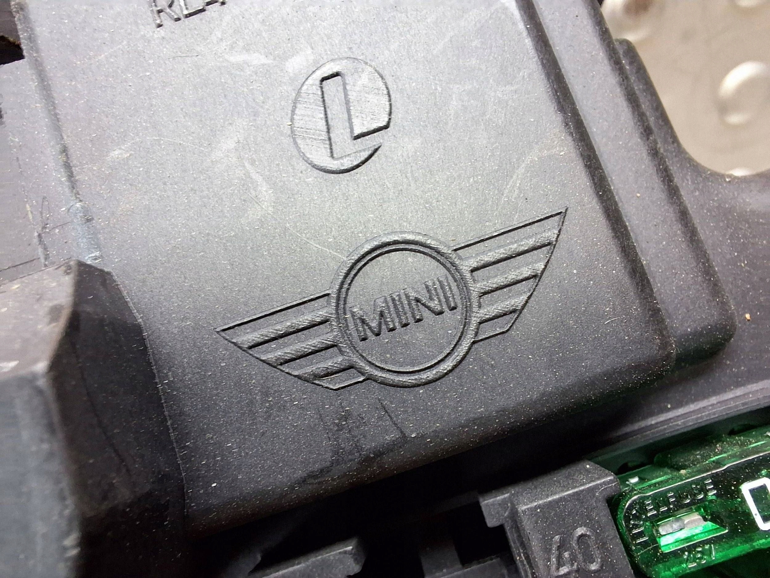 блок предохранителей 3457413 MINI COOPER R56 06-13