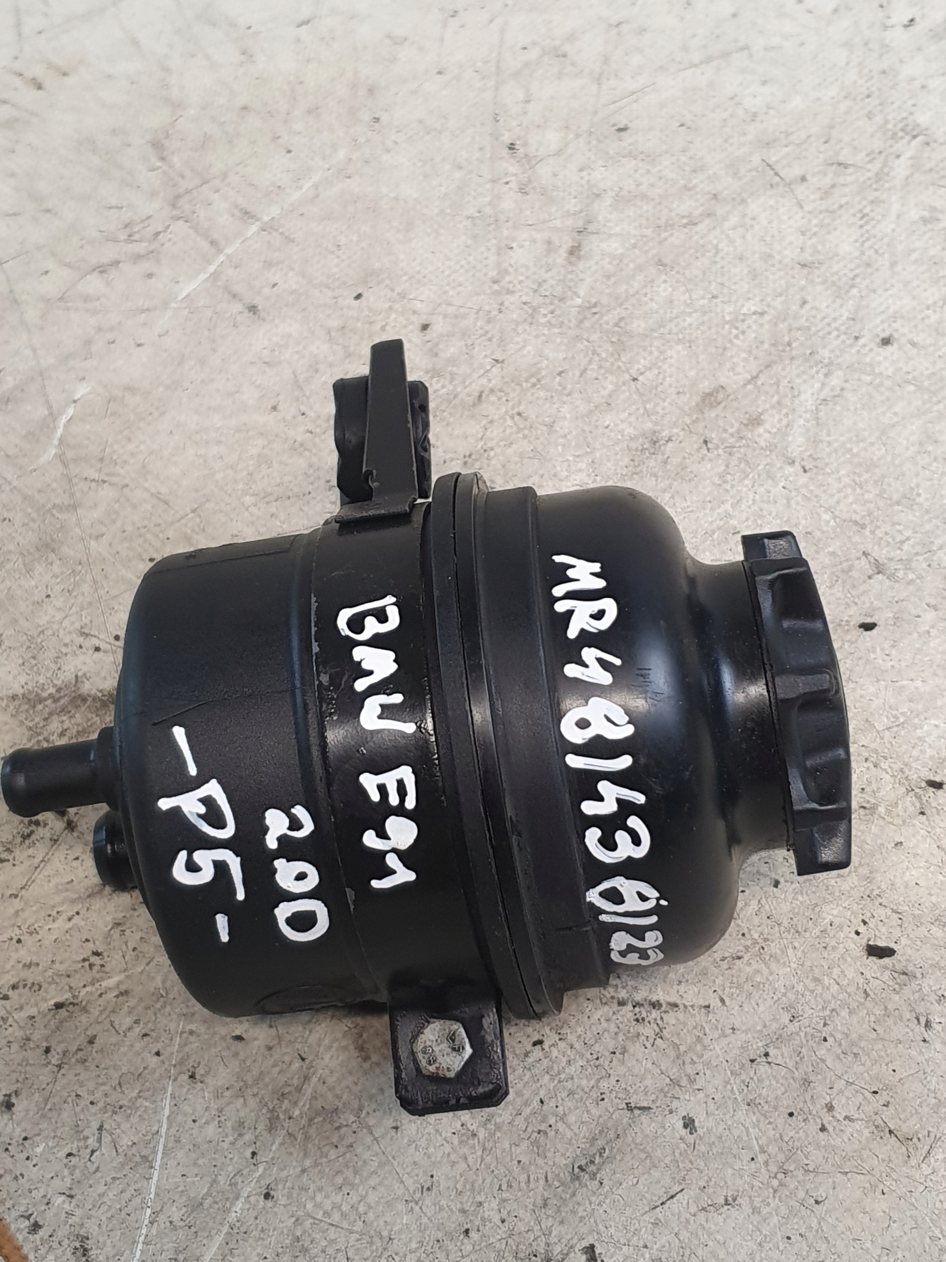 serbatoio LIQUIDO SERVOSTERZO OE 1097164 BMW E91 320d 2.0D 06r.
