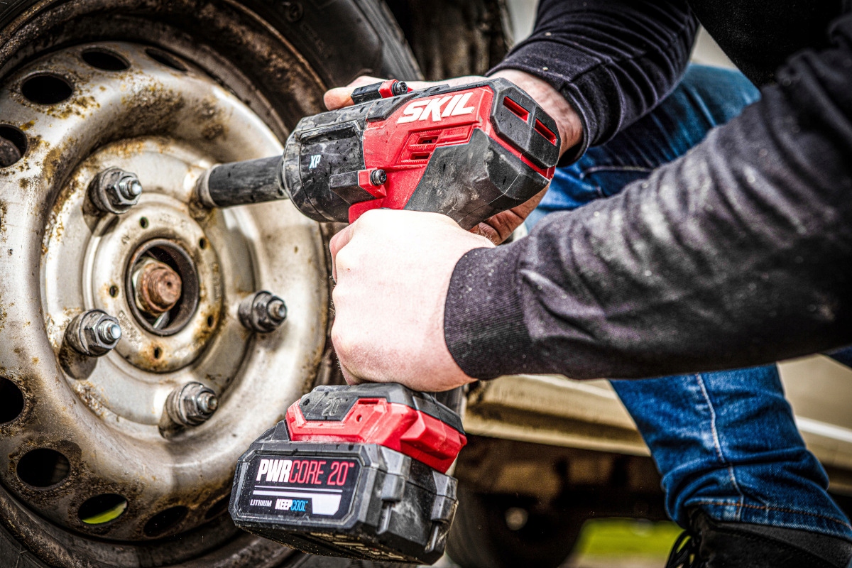 KLUCZ UDAROWY 1/2" 20V 700Nm 3285 SKIL XP 1x4,0Ah + 3 NASADKI + WALIZKA Waga narzędzia 3 kg