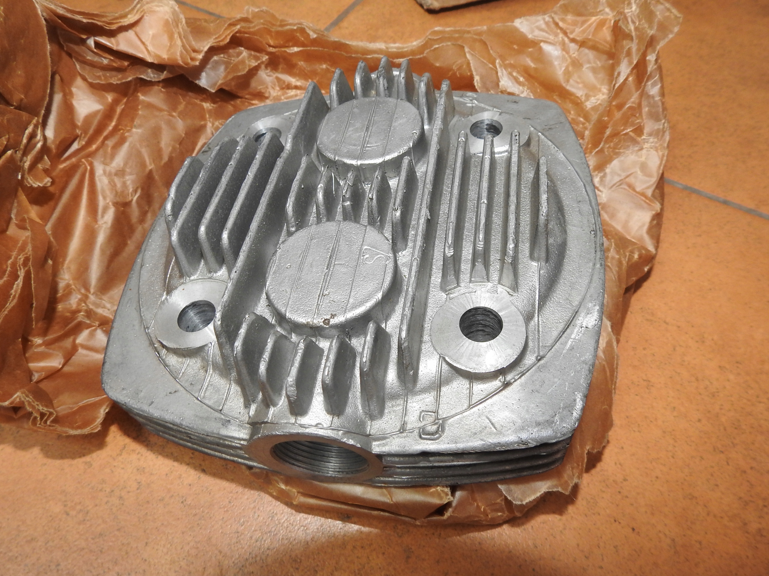 głowiczka głowica sprężarki HS17 HS-17 STAR 200 266 244 Numer katalogowy części 4110426504