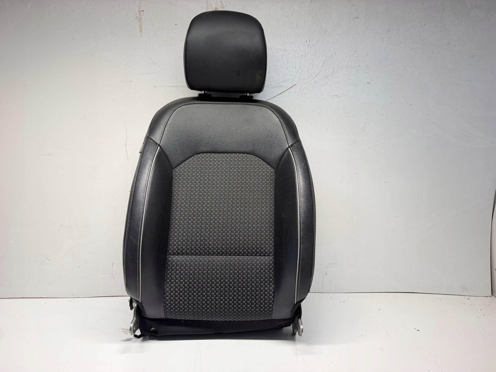 OPARCIE seat right KIA CEED III POL leather 2017- nice
