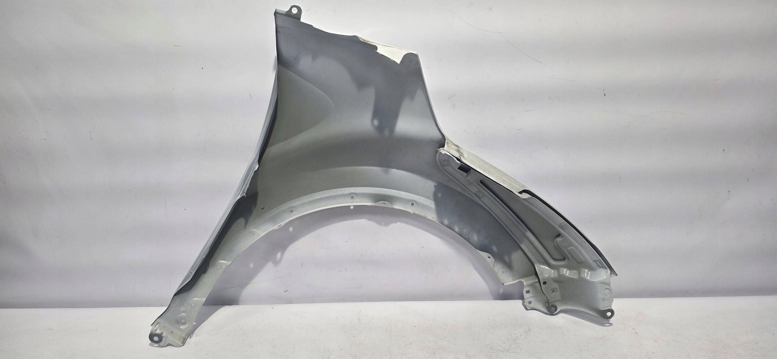 fender left side Toyota C-HR and