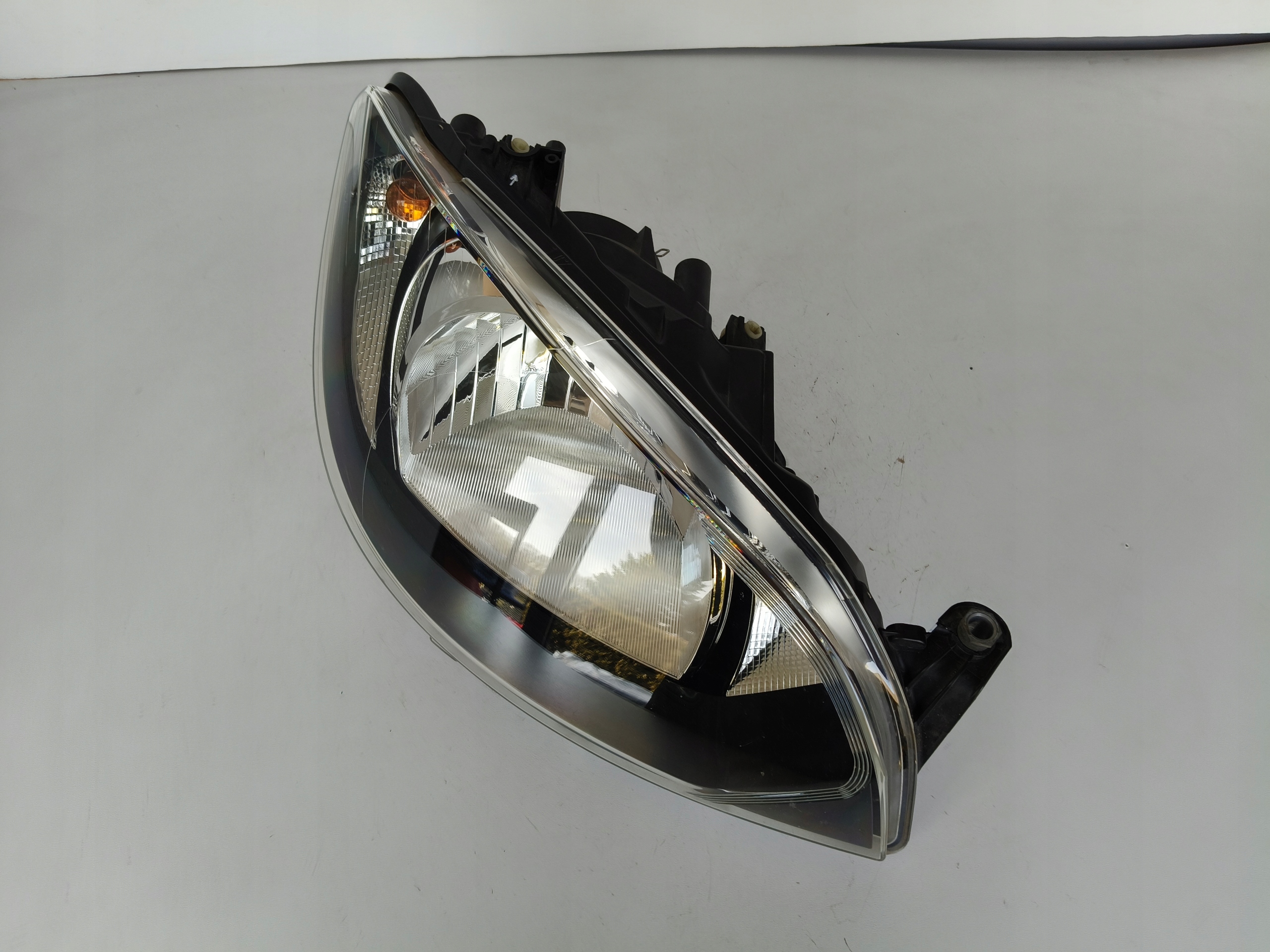 light right REFLEKTOR SKODA CITIGO 1ST 11-16