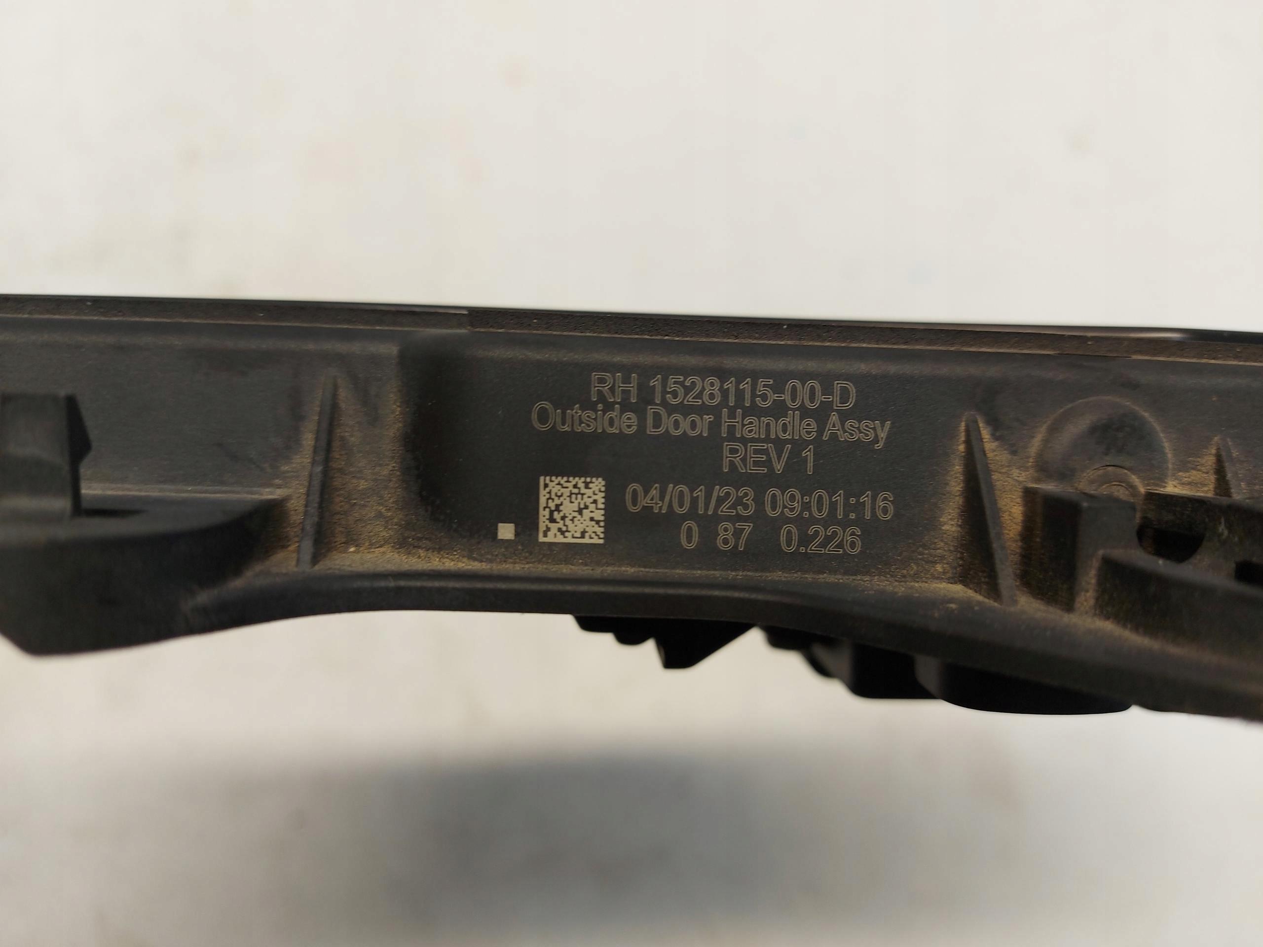 TESLA MODEL Y 2023r handle door front right 1528115-00-D
