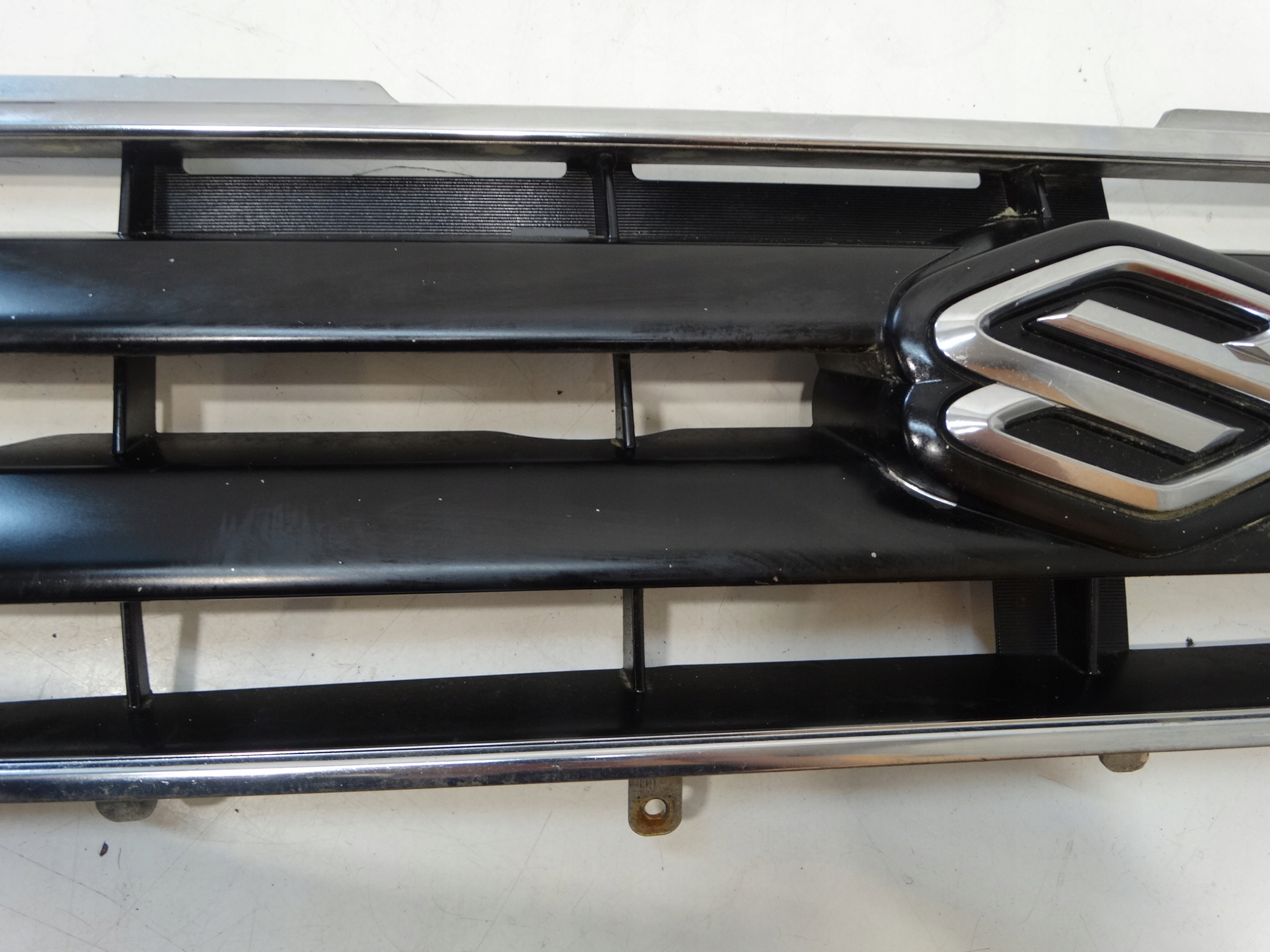 Grill Grill SUZUKI WAGON R+ 71741-84E20 2002r.