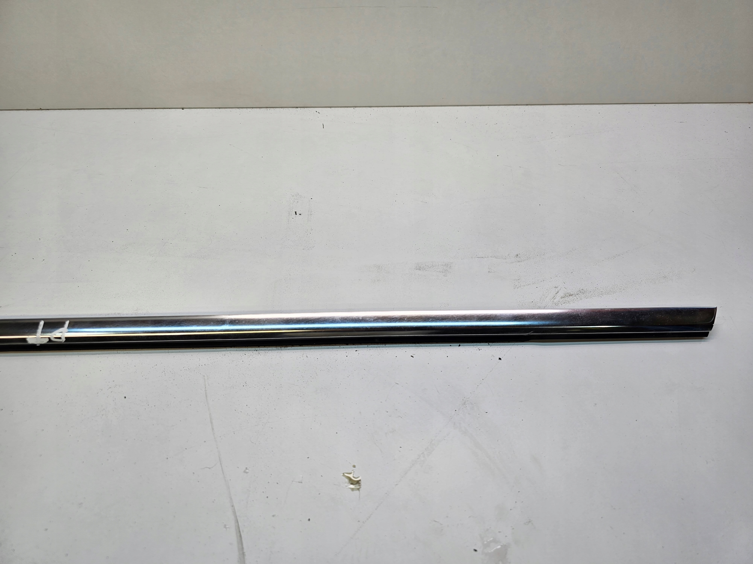 moulding CHROM door AUDI A4 B9 right rear part 8W0853764