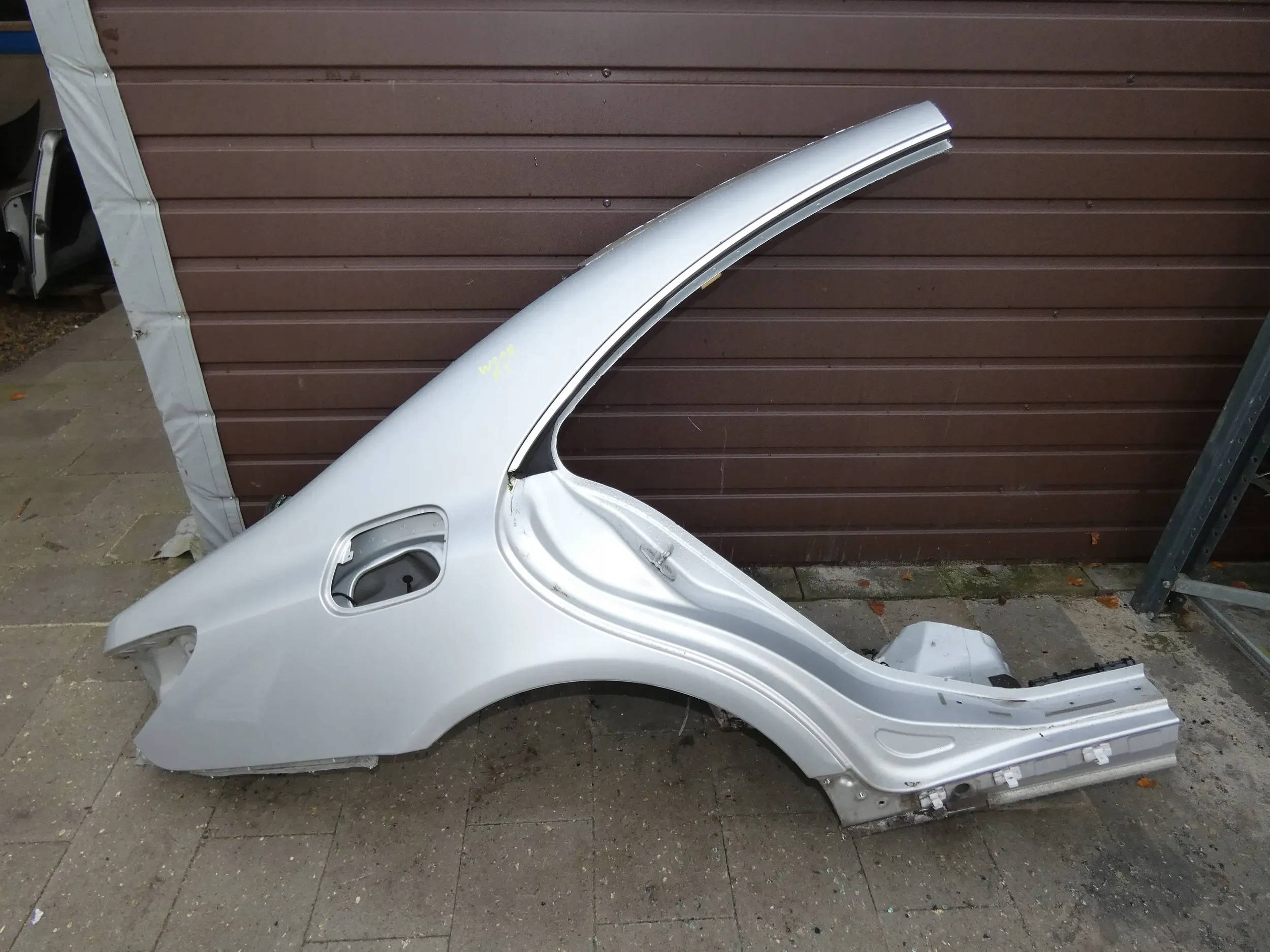 Mercedes-Бензин КЛС W218 КРЫЛО ПРАВЫЙ ЗАД. ЧЕТВЕРТЬ ПРАВА ЗАДНЯЯ