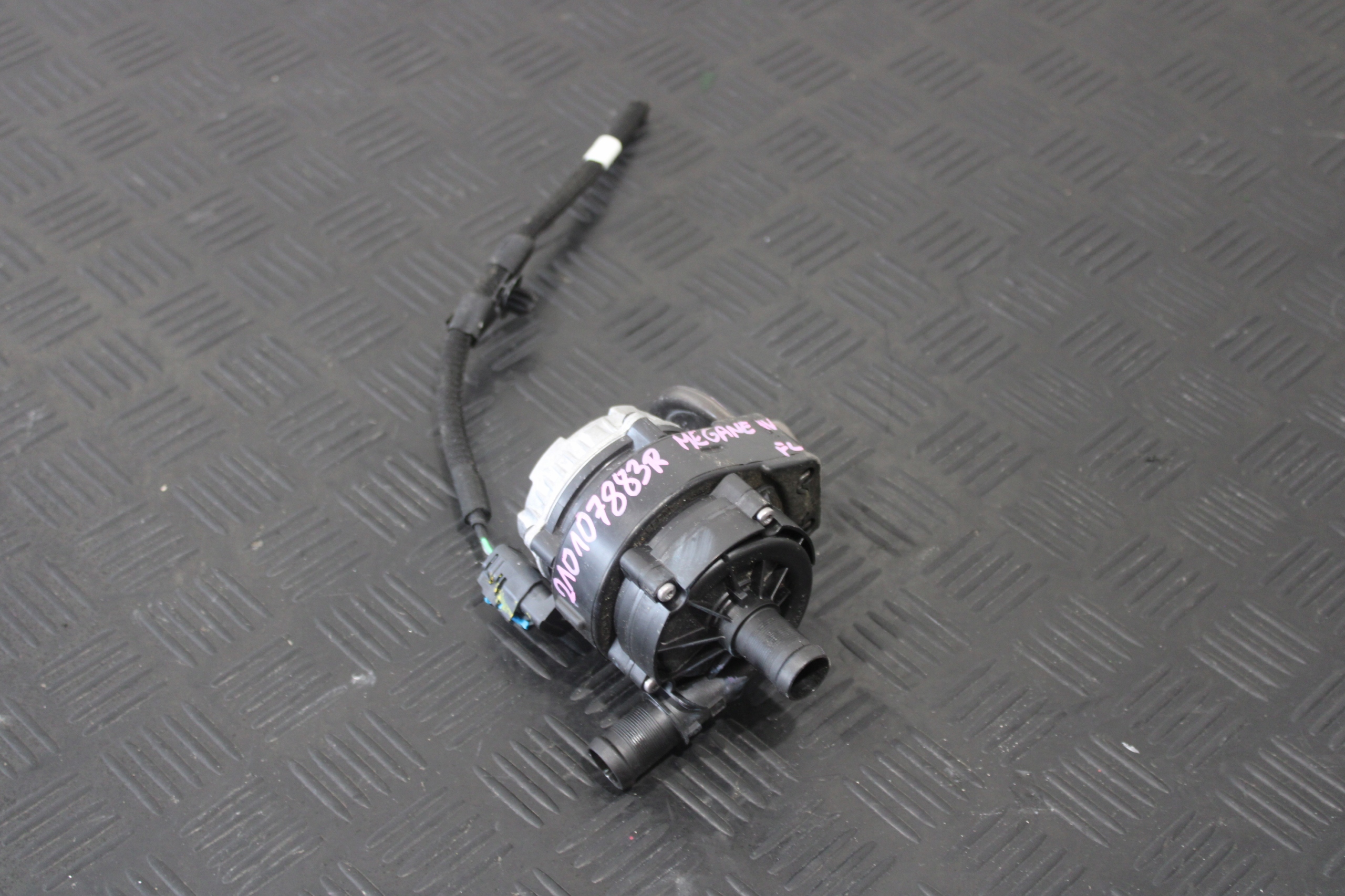 PUMPA CIRKULACIJE VODE MEGANE IV 4 LIFT 210107883R