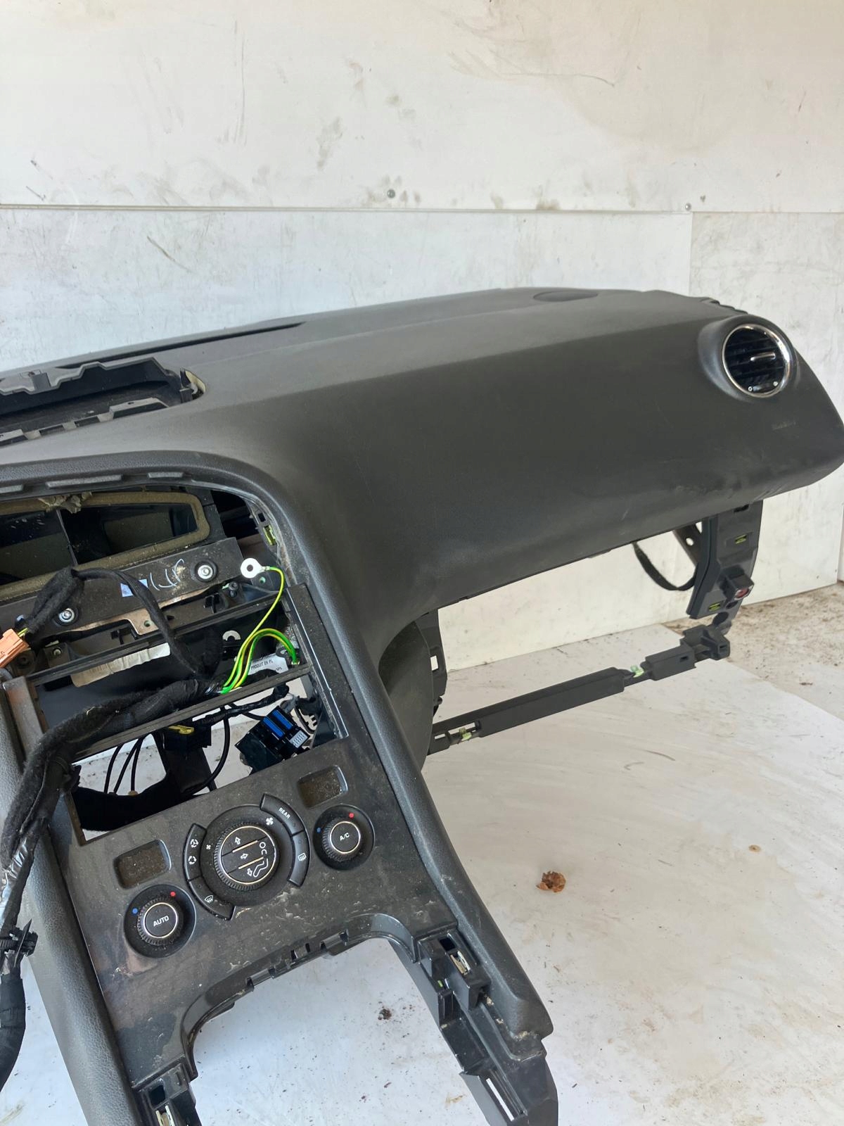 Console Airbag passager PEUGEOT 5008 et NAVI