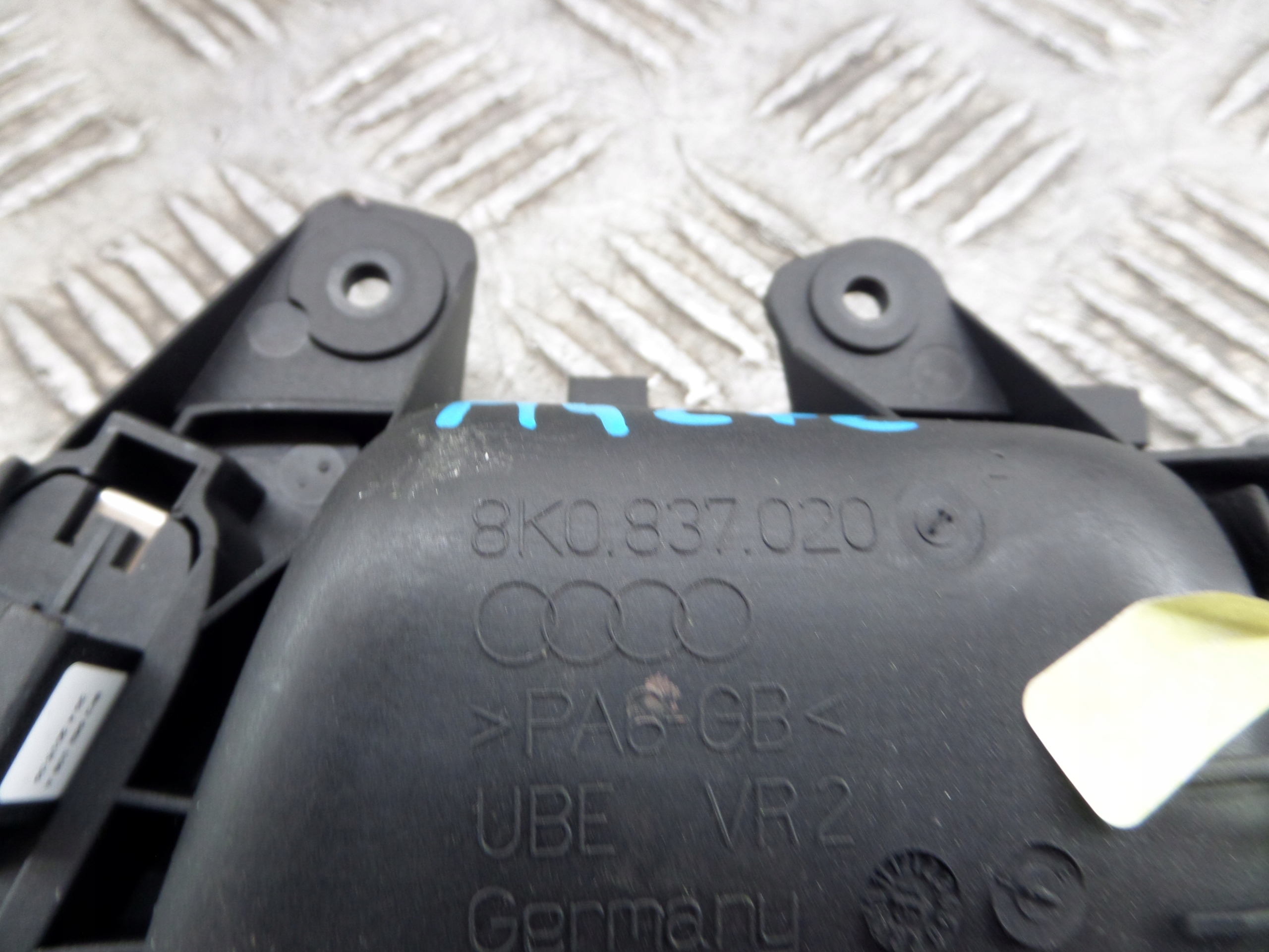handle inner front P Audi A4 B8