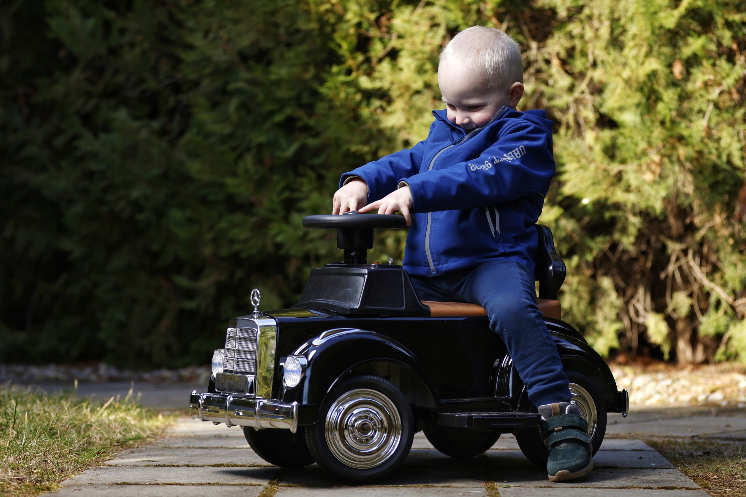 Retro jeździk na Akumulator z Pilotem i Klakson Zawiera baterie tak