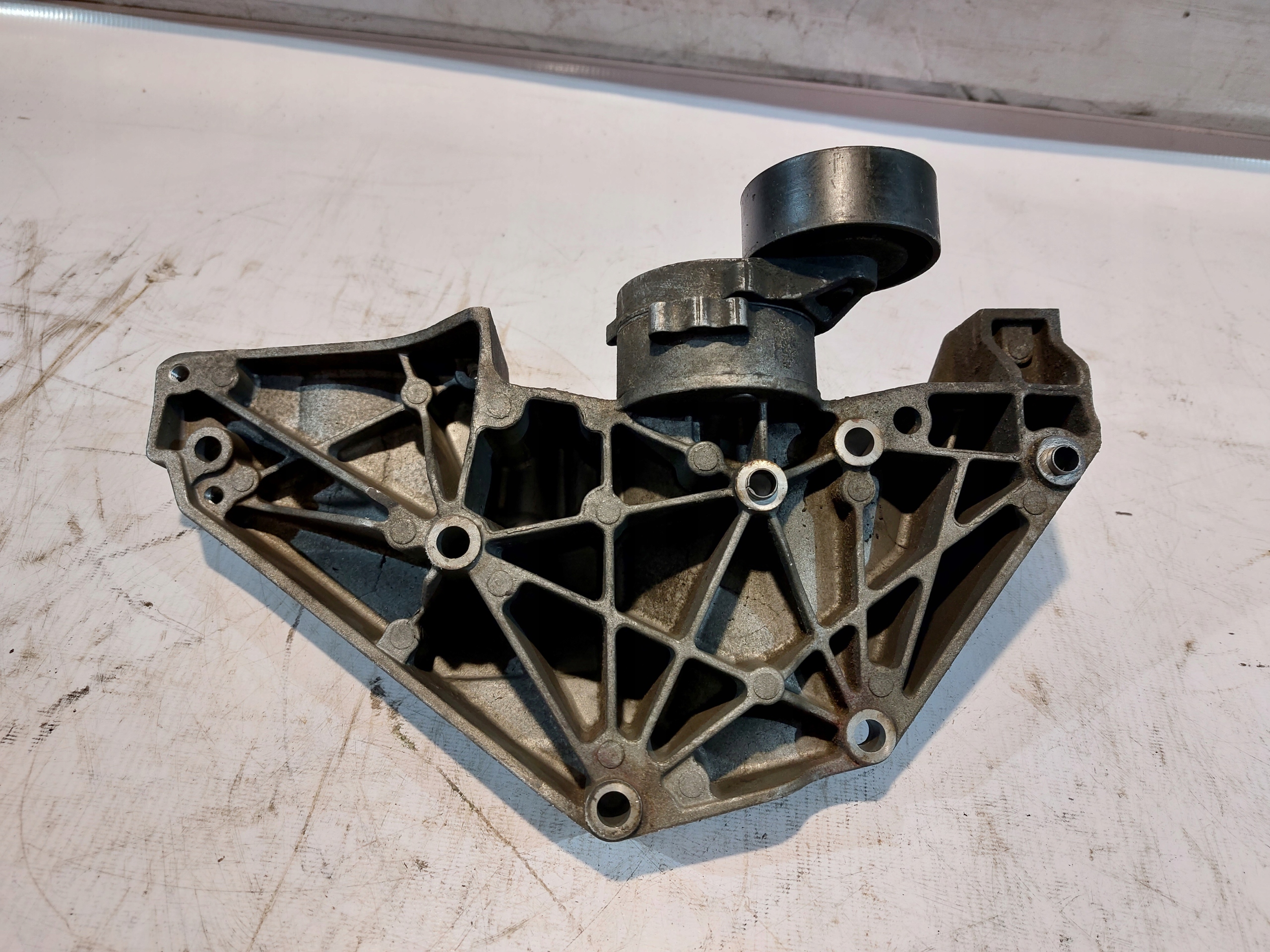 supporto alternatore FORD MONDEO MK4 2.0TDCI