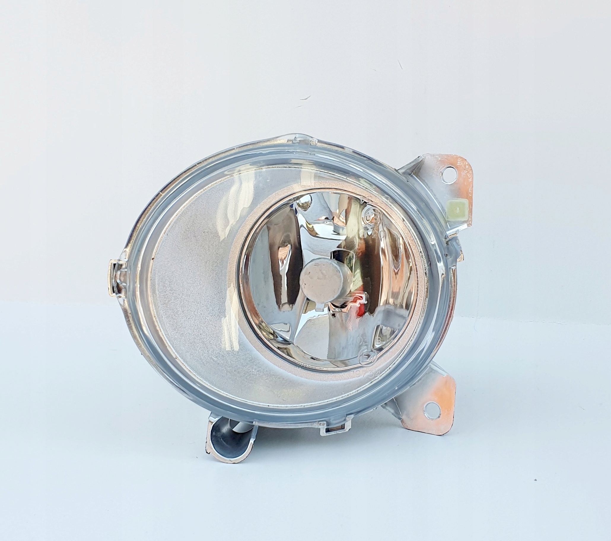 1446356; 1852573; - ГАЛОГЕН SCANIA R НИЖНИЙ ЗОВ ПРОТИВОТУМАННОЙ ФАРЫ ЛЕВЫЙ