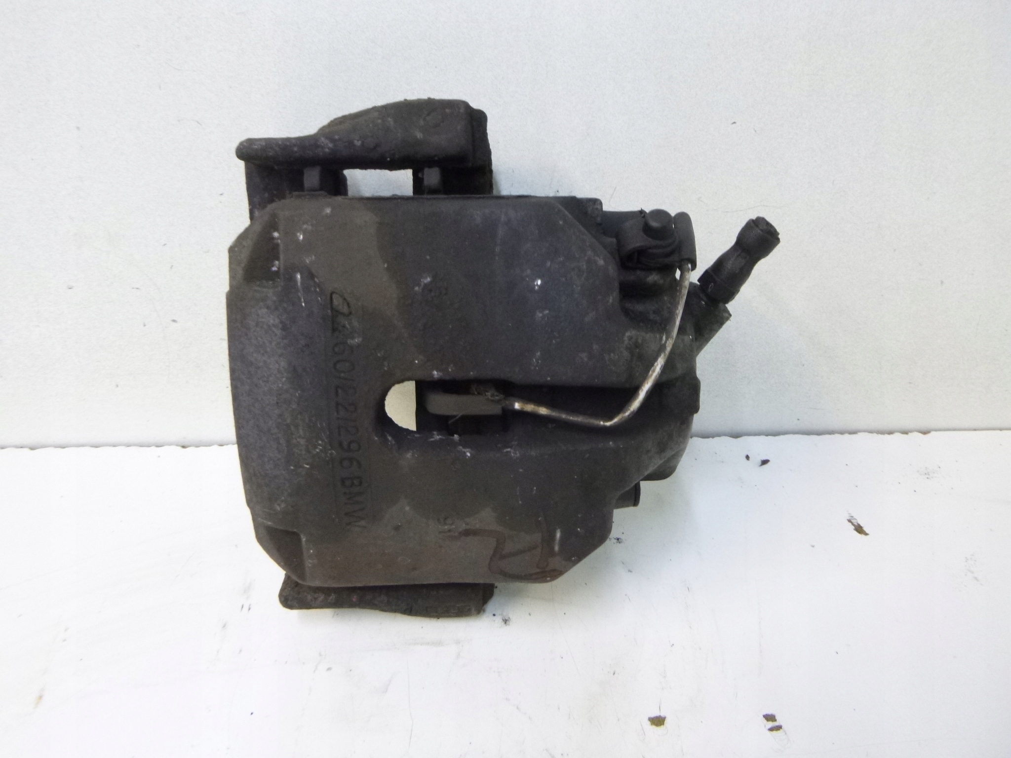 caliper brake front BMW E39 520i Touring 98r.