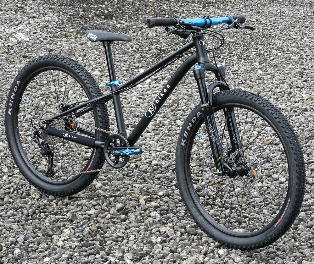 Rower dziecięcy KUbikes 24 Mtb Disc czarny +laser blue
