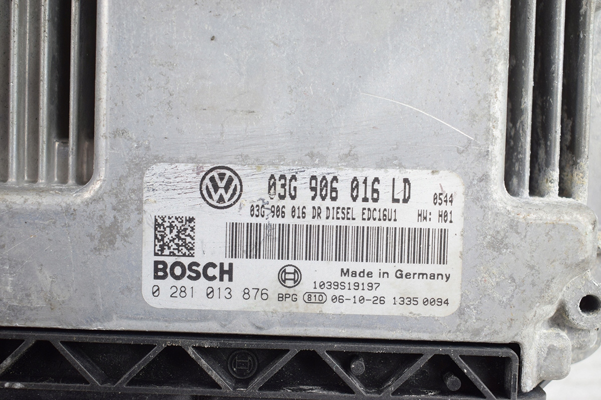 computer control unit of the engine VW GOLF V 03G906016LD