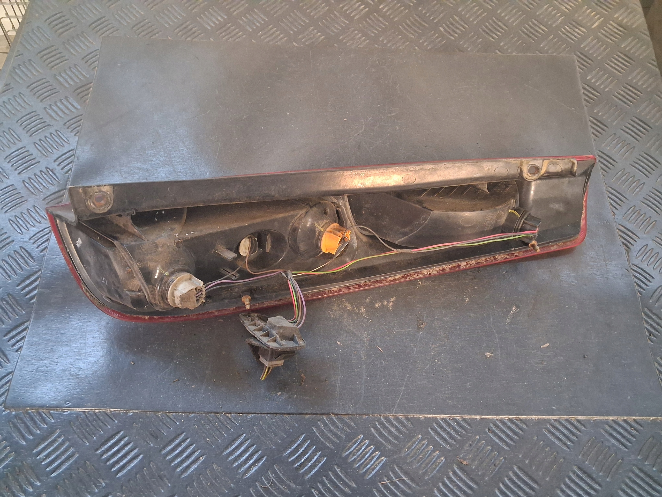 Ford Fiesta Mk6 light left rear part 6S61-13405-B