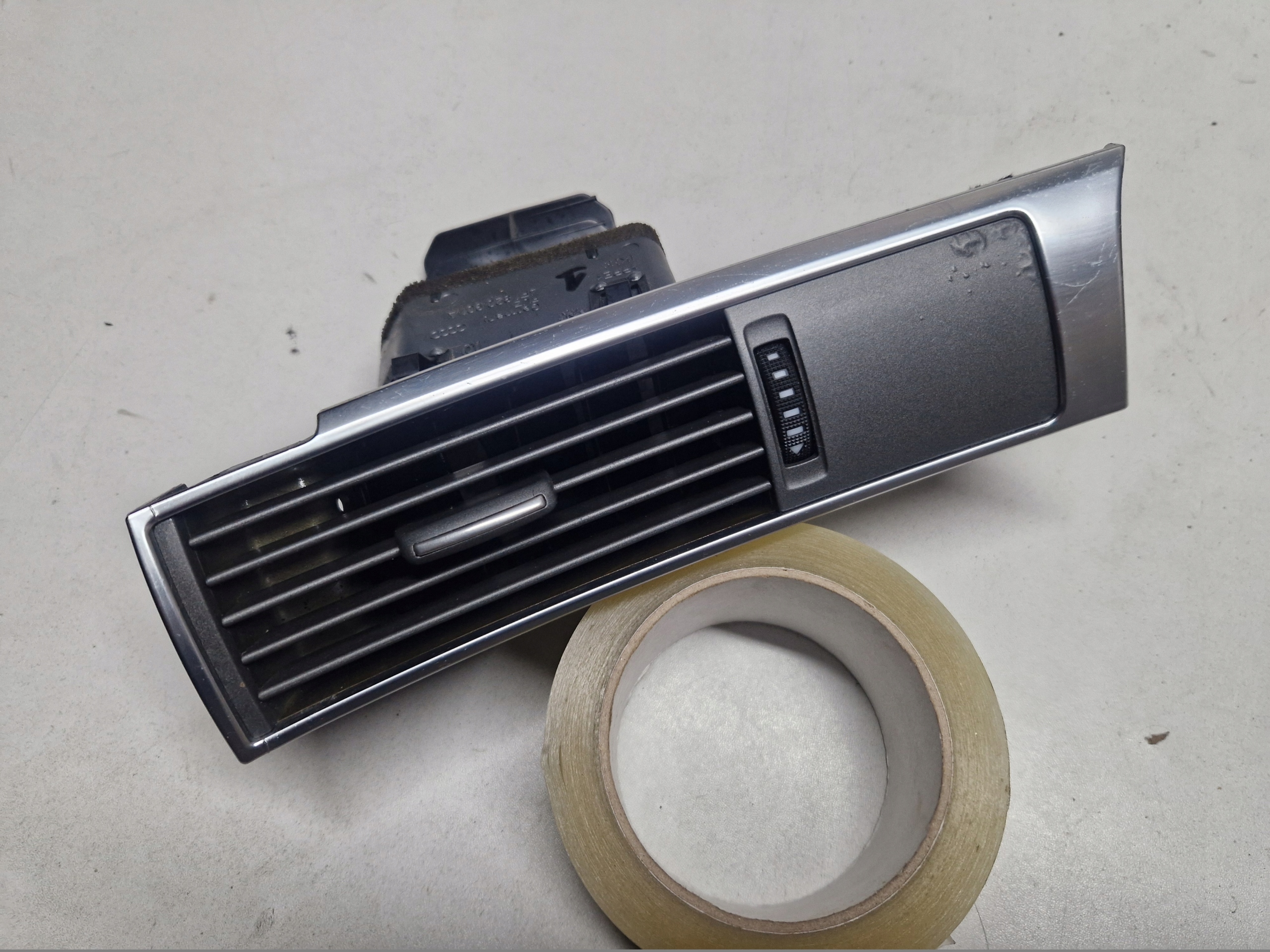 AUDI A6 C6 A6C6 grid air conditioning devices consoles left 4F1820901A