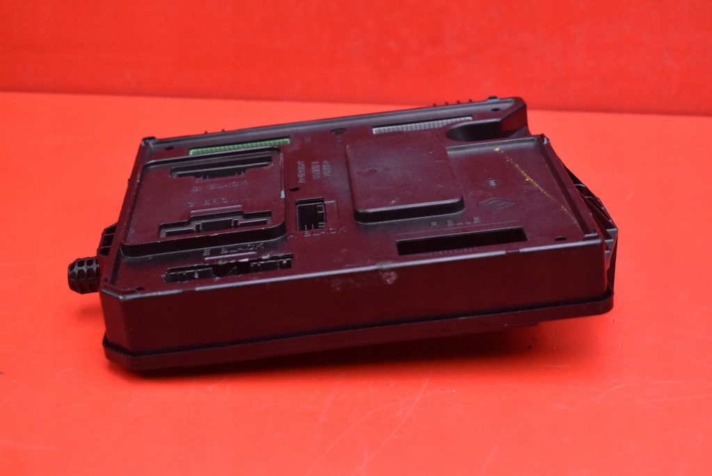 control unit module BCM 284B15986R S180098101 RENAULT MEGANE 3 III 1.5 DCI