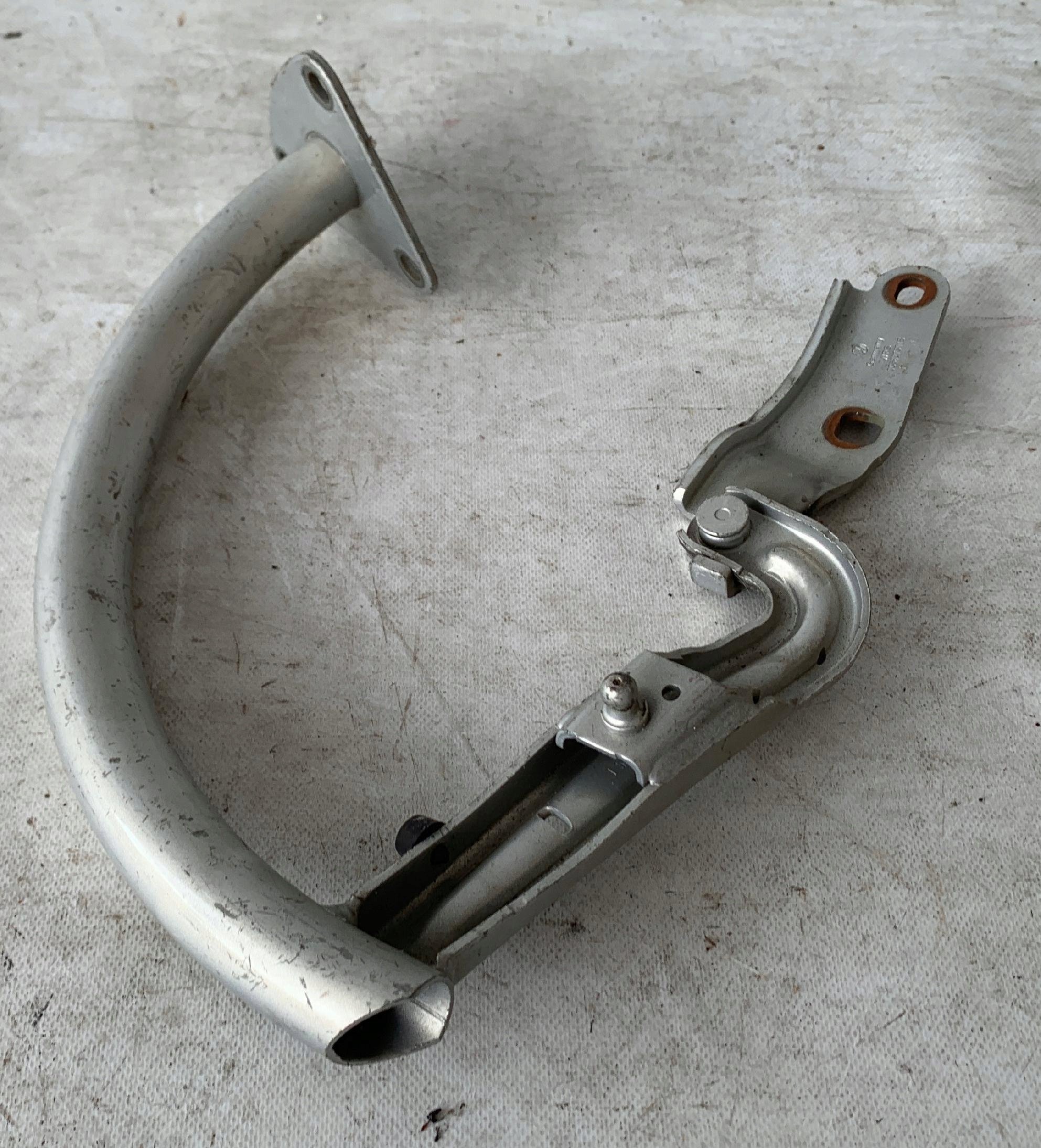 # Scharnier heckklappe heck links PASSAT B6 Sedan 3C5827301B