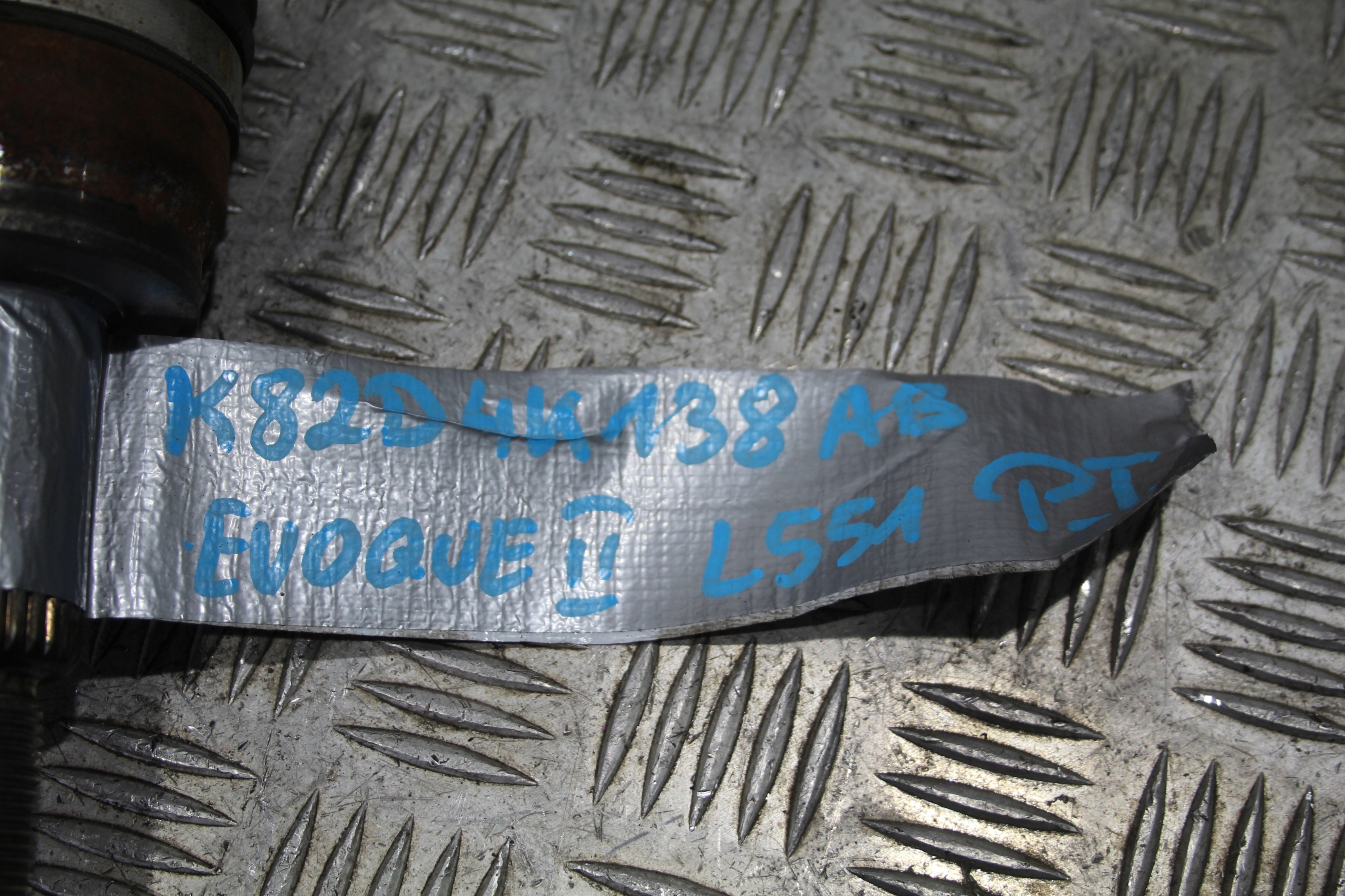 semi-axis right rear part EVOQUE II 2 L551 K8D2-4K138-AB