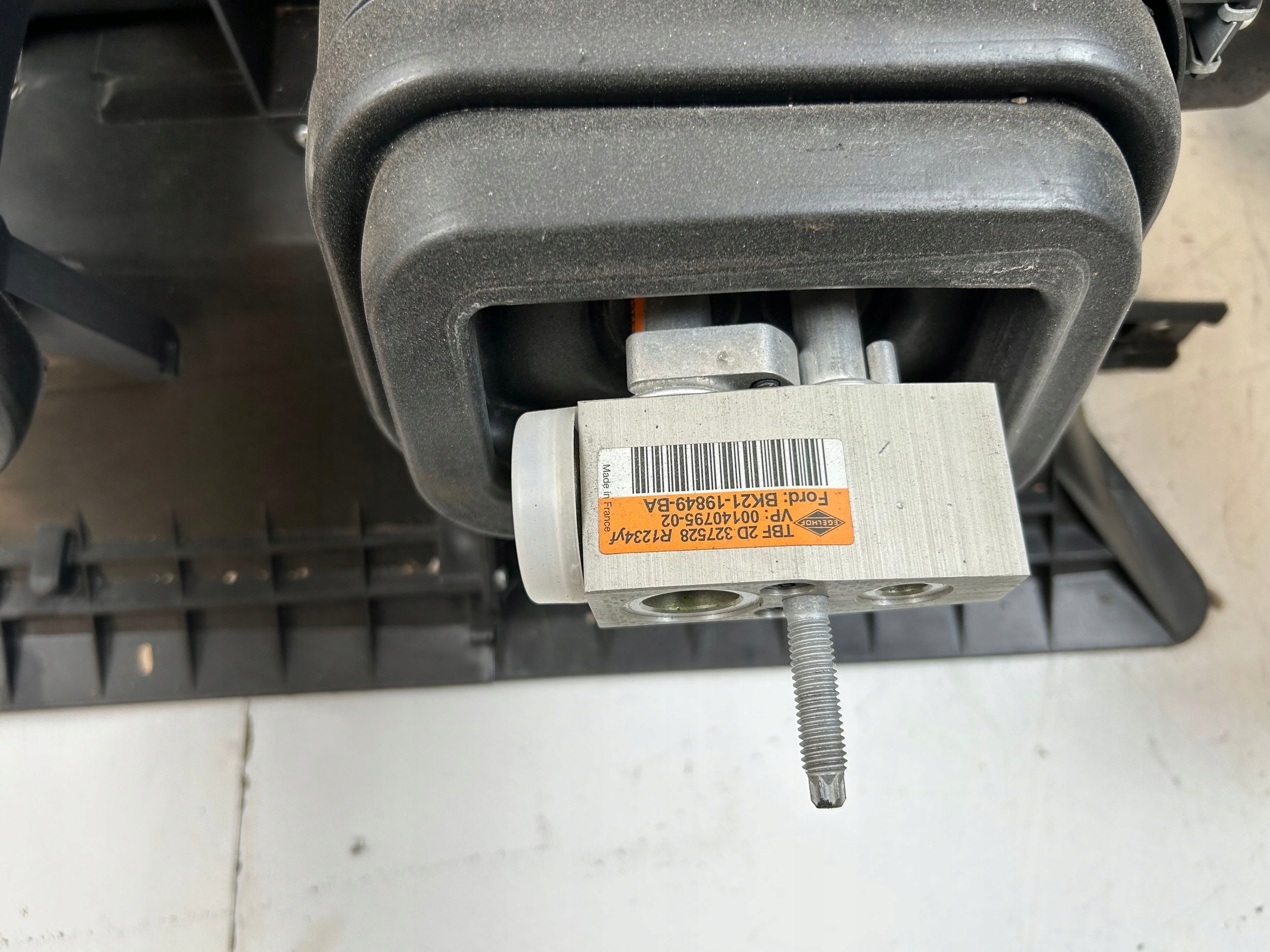 2009 BMW 5 GT F07 радиатор отопителя / комплект BK2118B692A