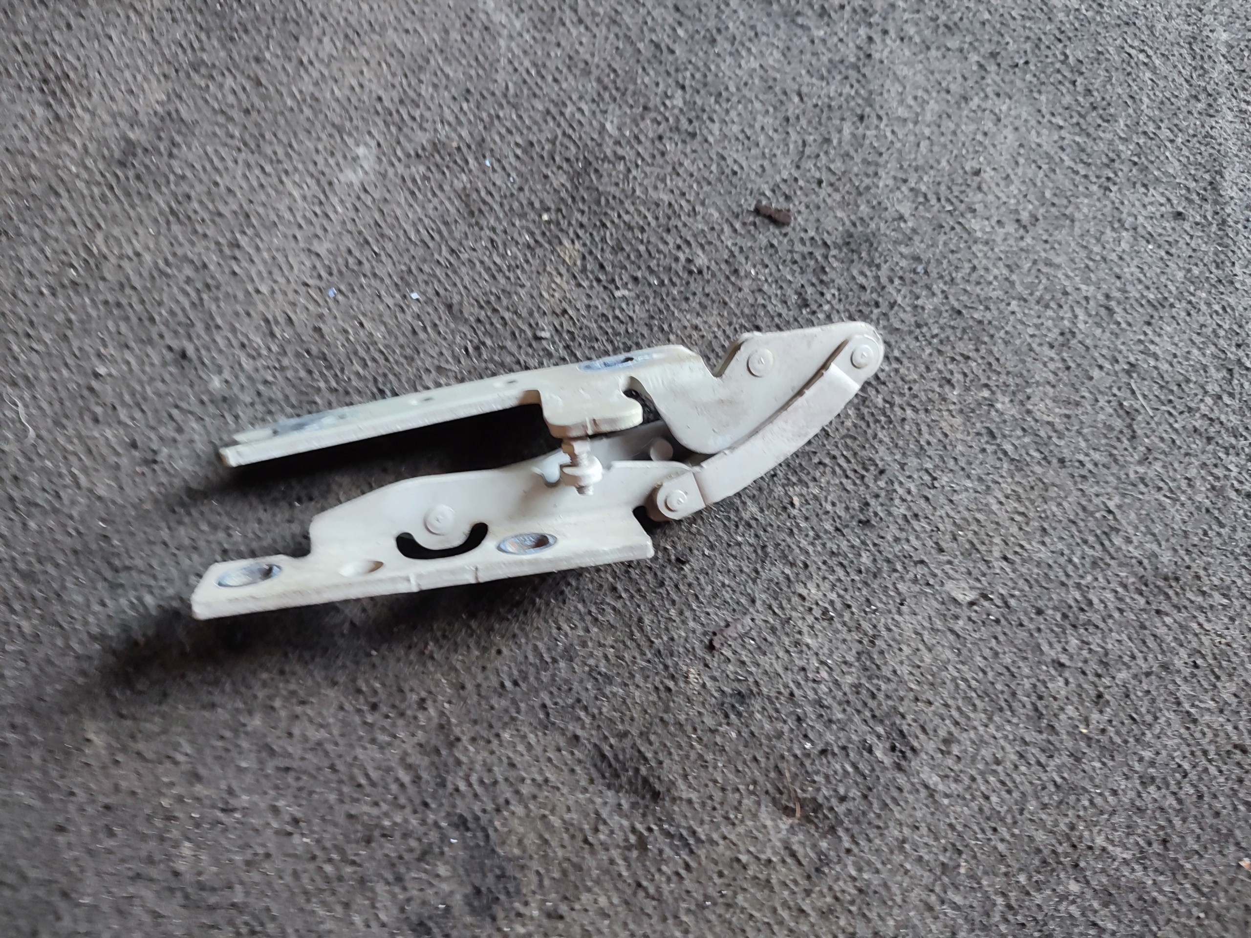 hinge bonnets of the engine left BMW E65 354 8240333