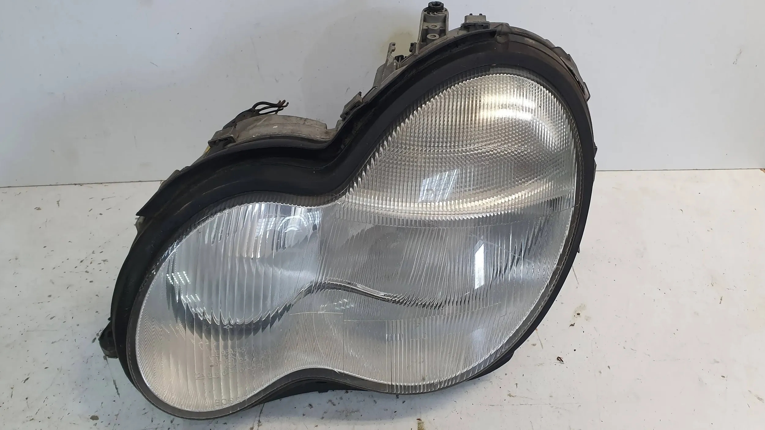 light front left A2038200161 MERCEDES C-KLASA W203 00
