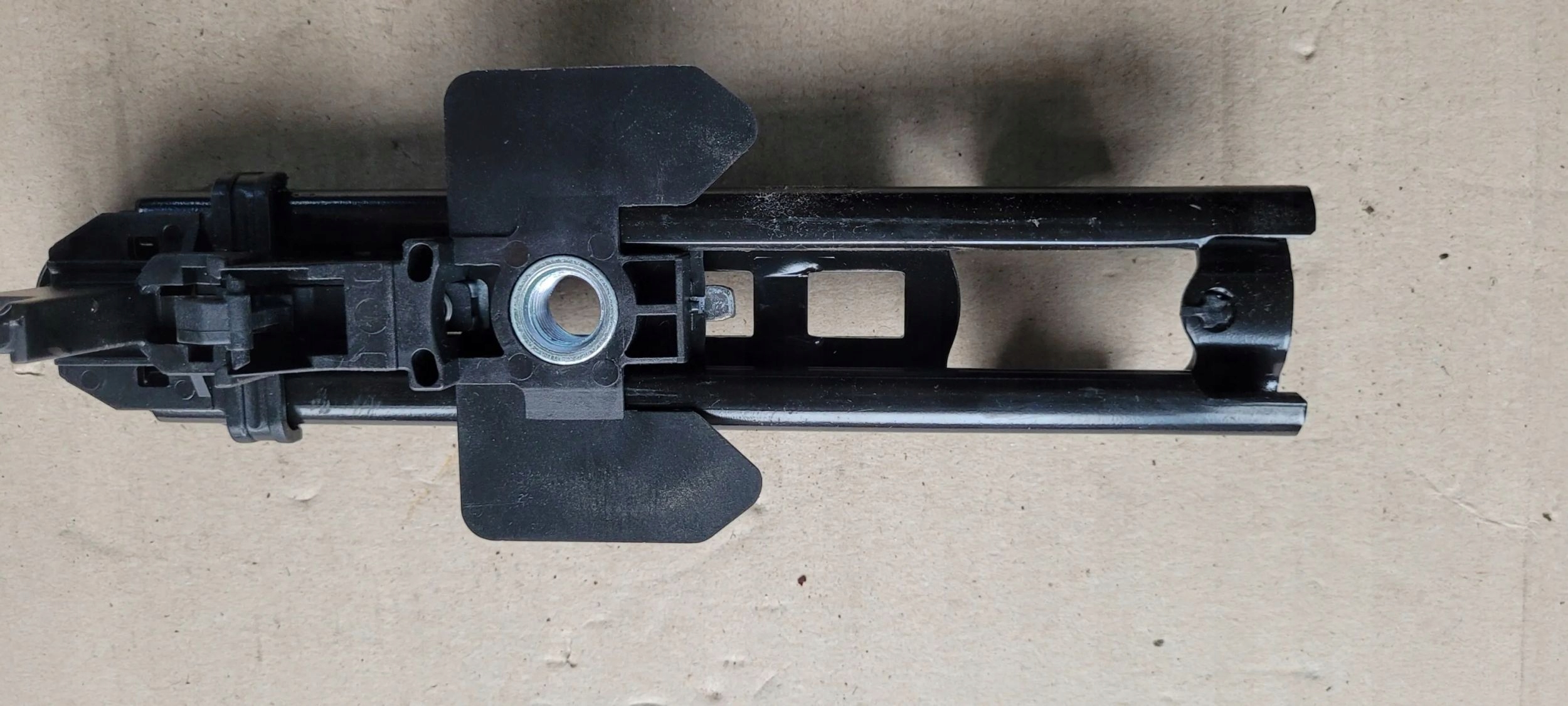 Audi A7 S7 4G 2013 rail control supports safety 8T8857833