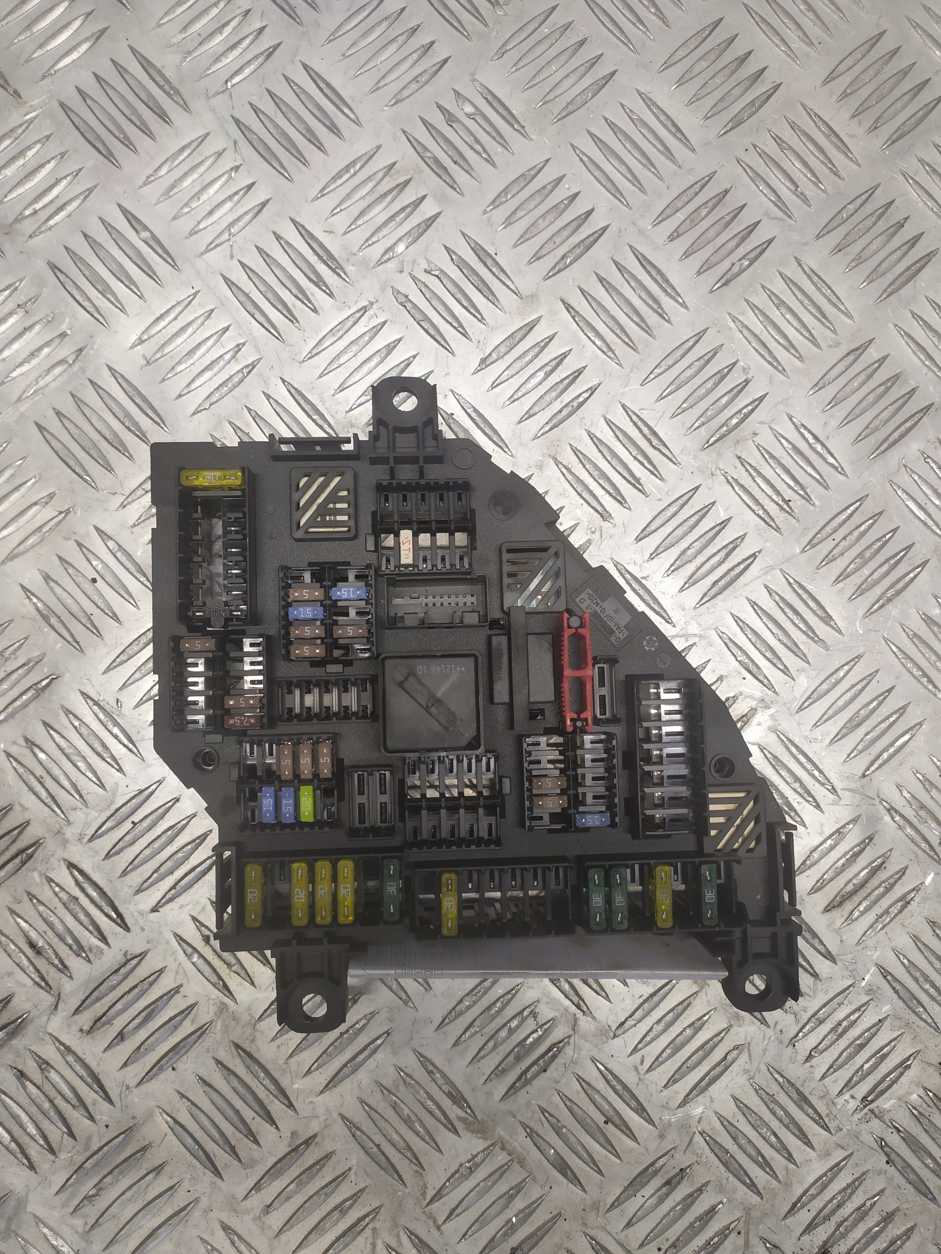 BMW X3 F25 SKRZYNKA BEZPIECZNIKÓW 9259468