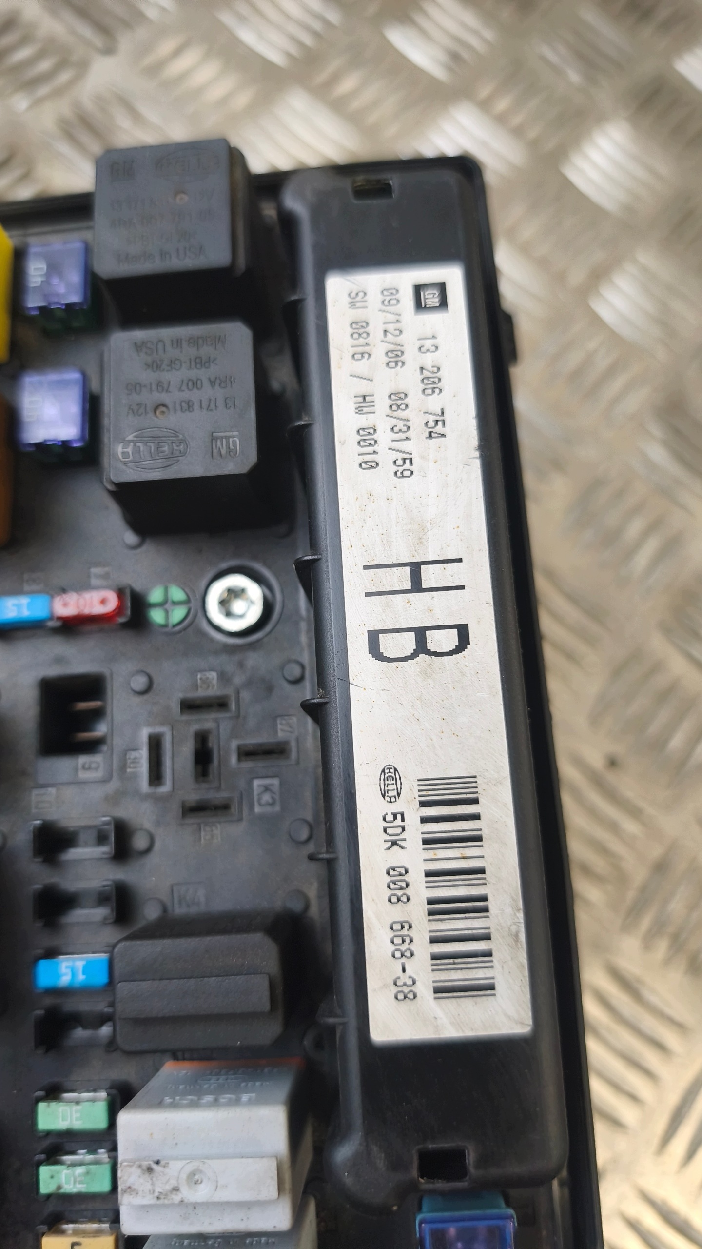 sicherungskasten OPEL ASTRA H 5DK008668-38