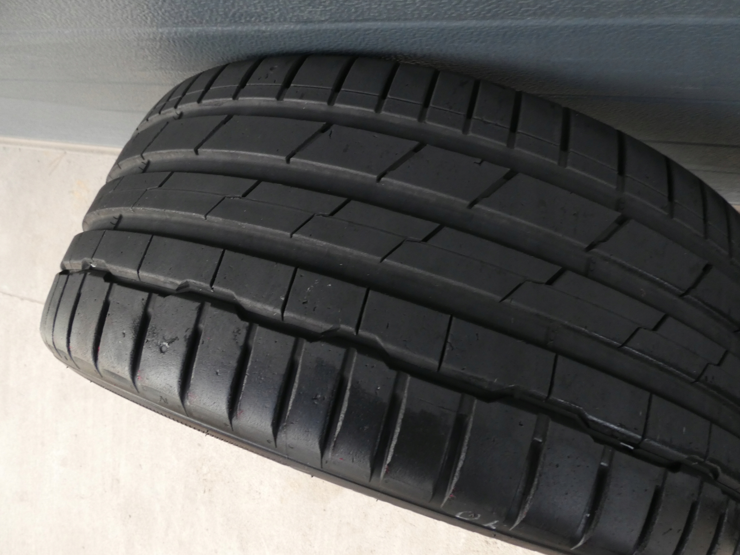 2X pneumatici, gomme Hankook 255/45/18 2022R