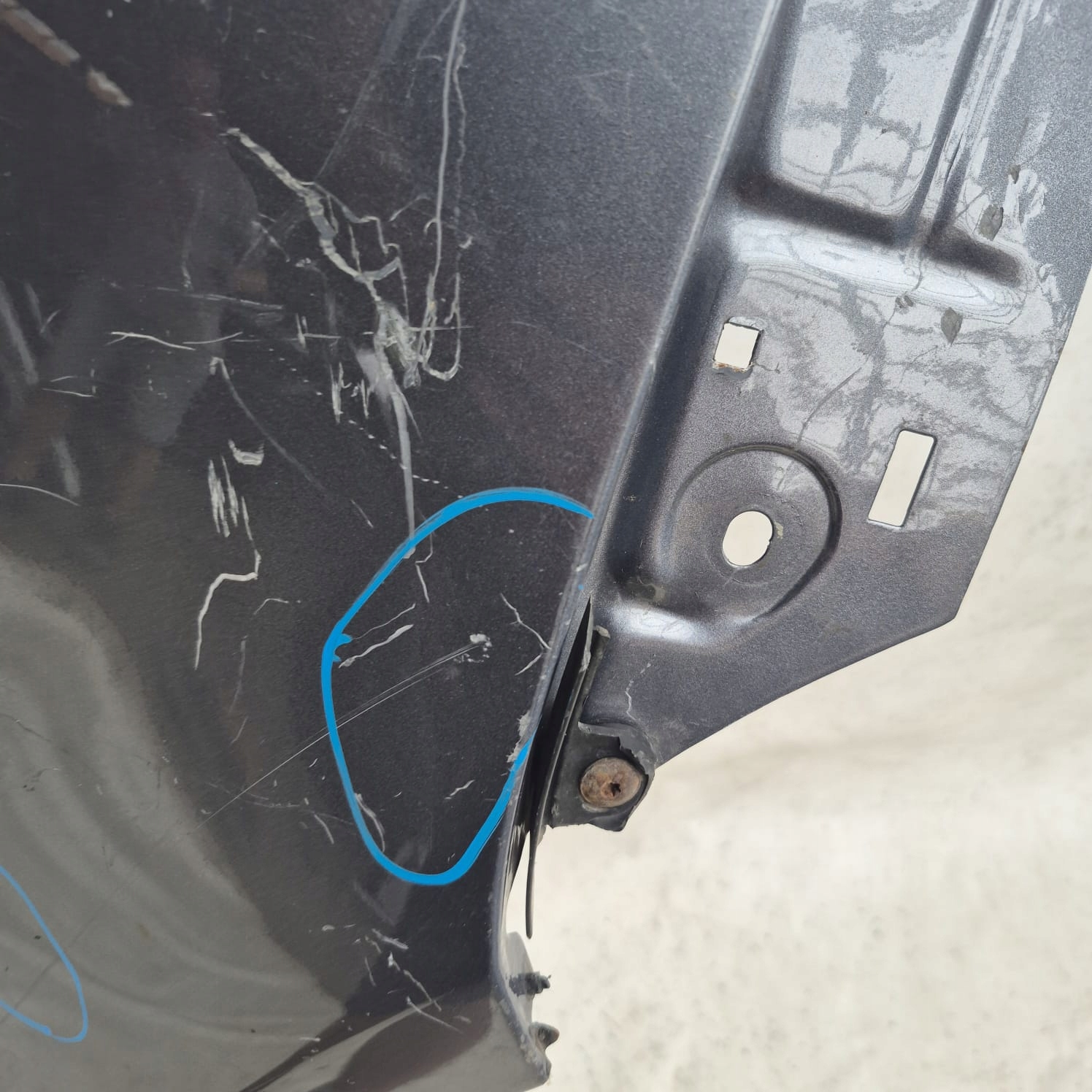 VW TOURAN and 1 03-06 fender front front right